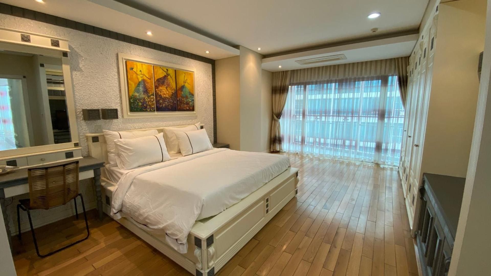 Deluxe Suite with Sea View