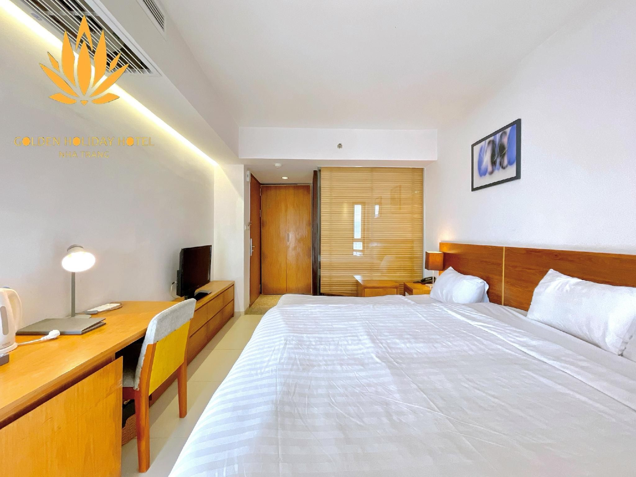 Deluxe Triple City View Room