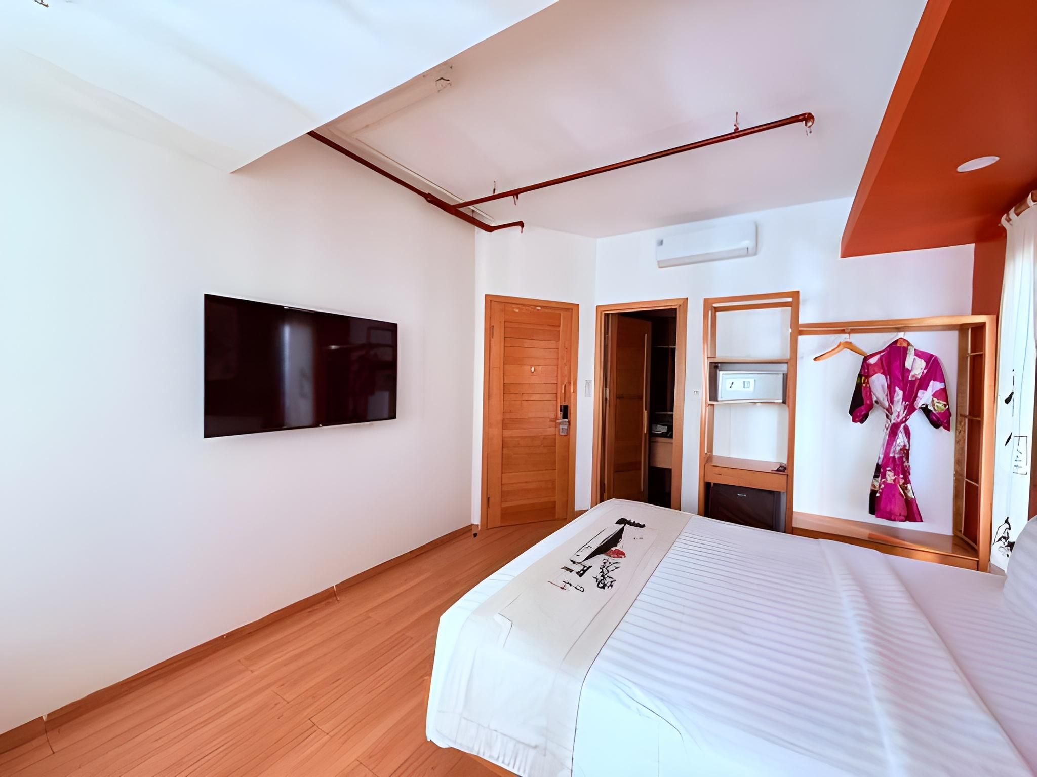 Suite with City View