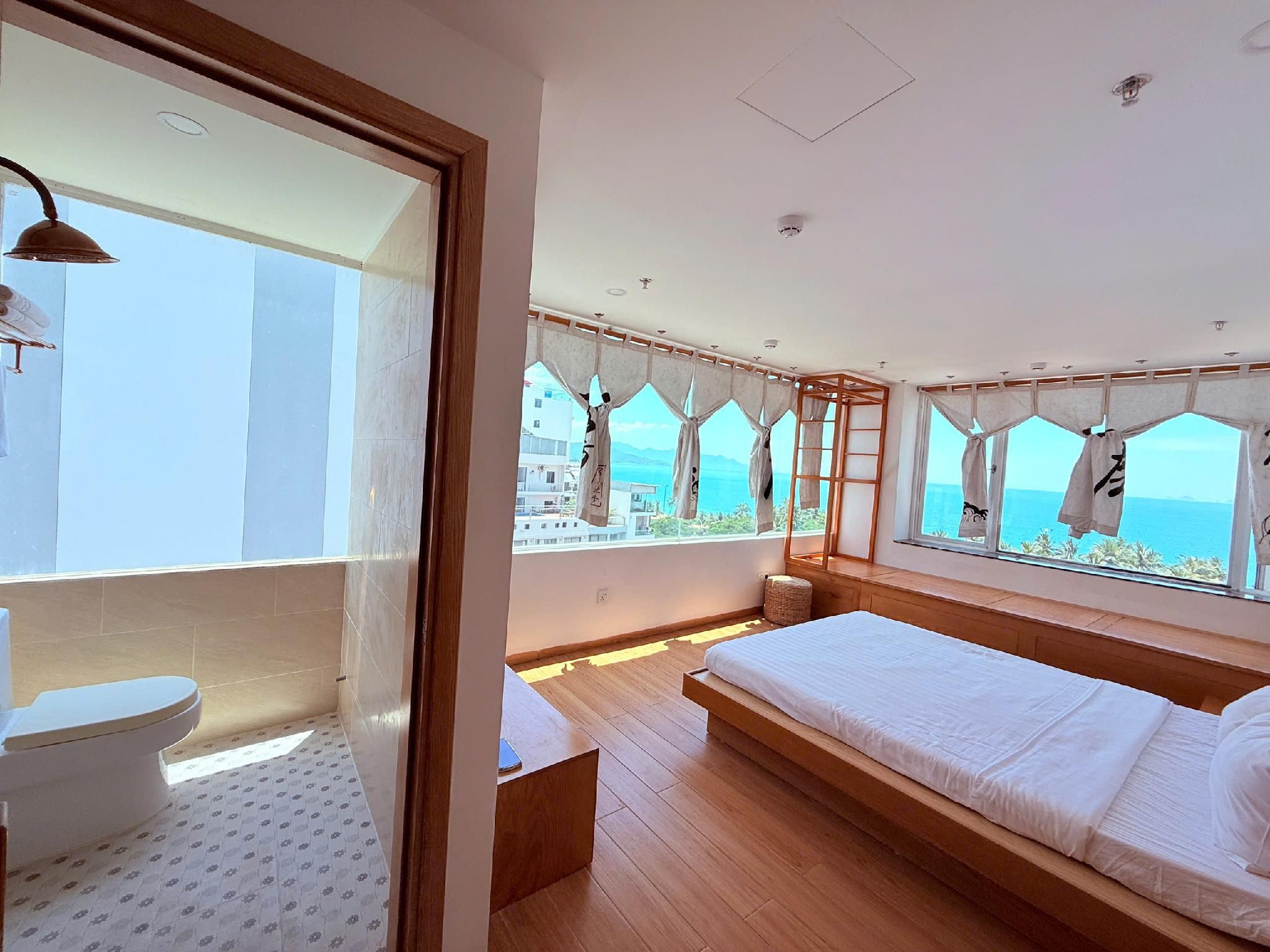 Senior Sea View Suite