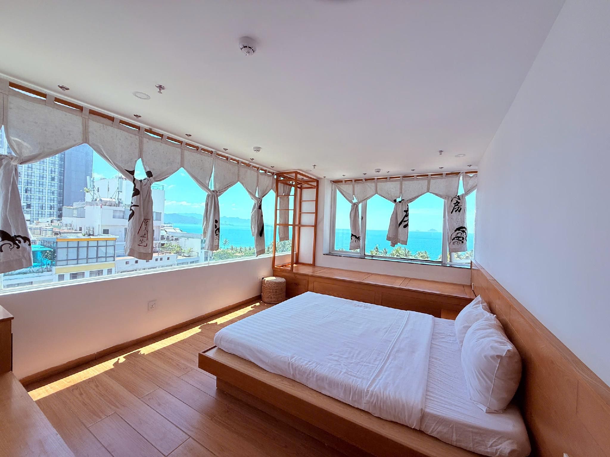 Senior Sea View Suite