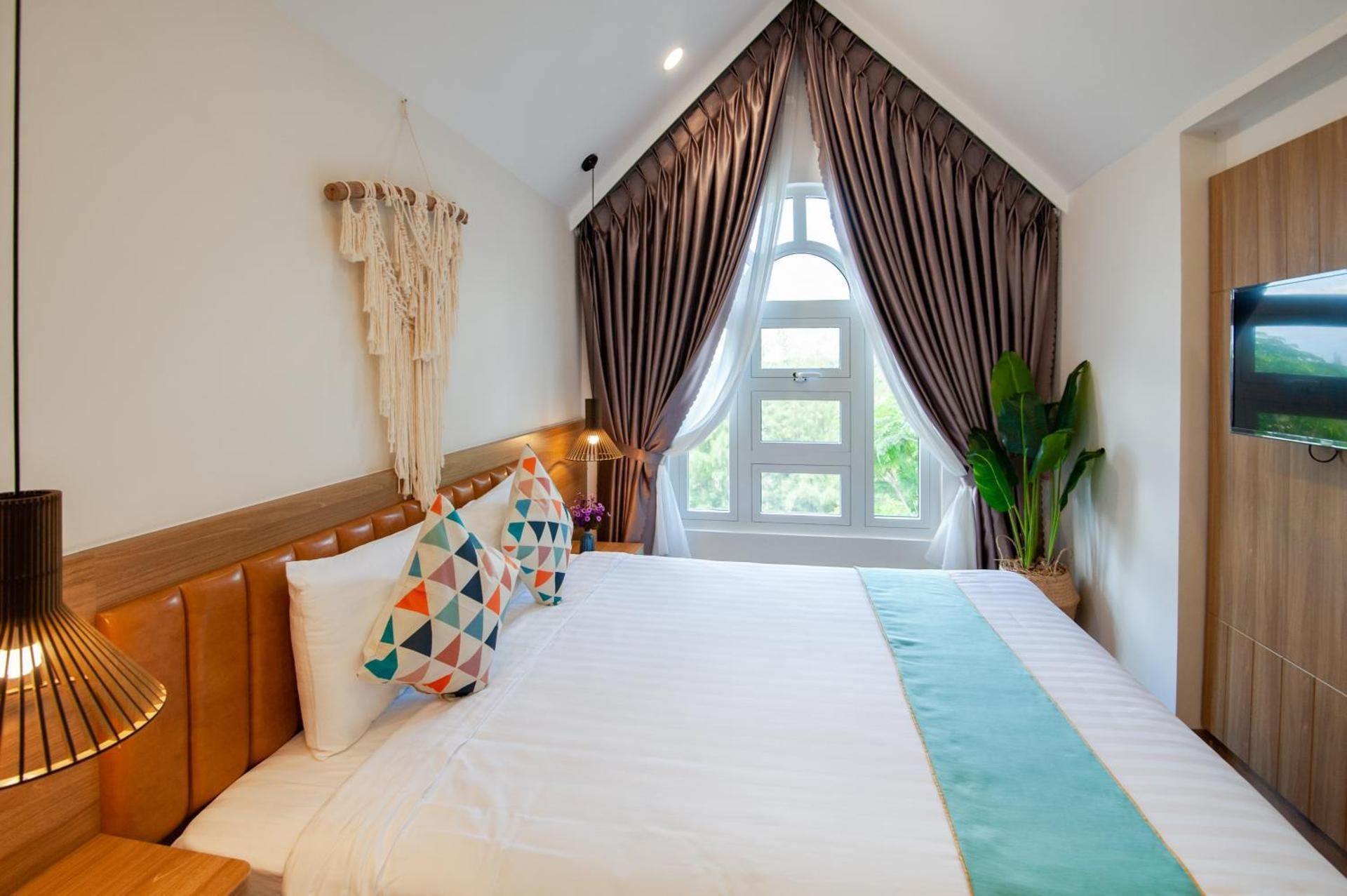 King Room with Balcony