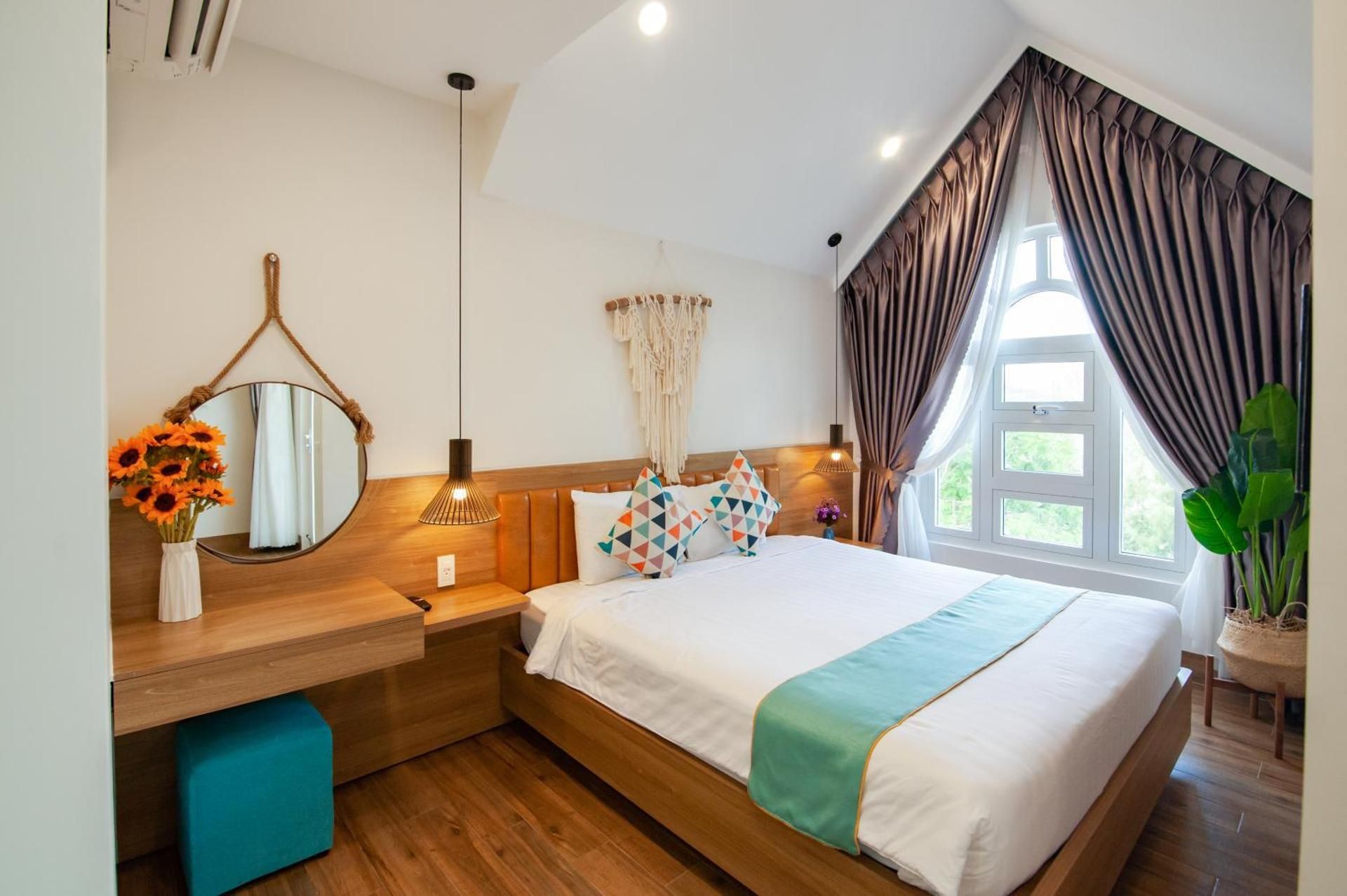King Room with Balcony