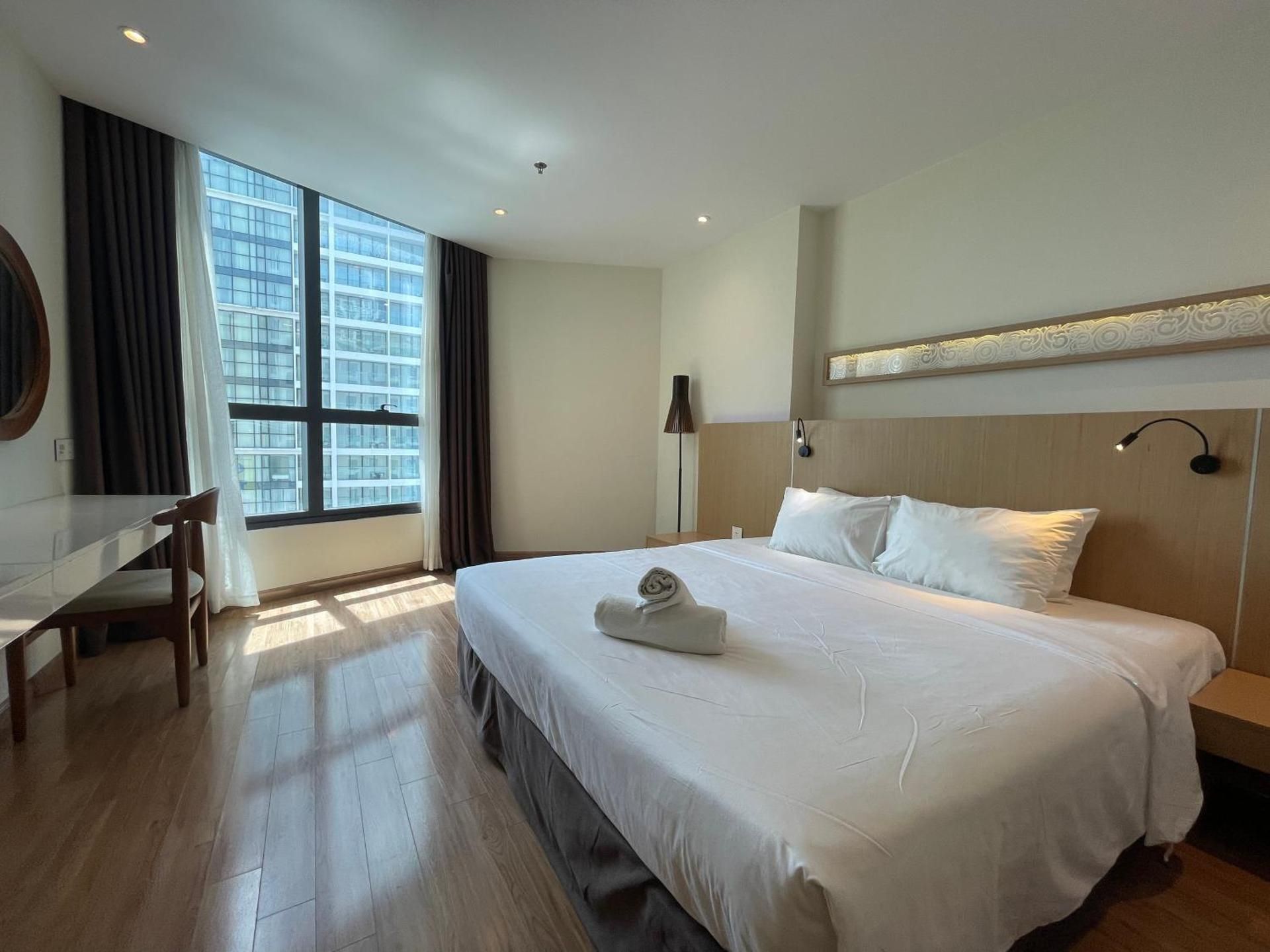 Deluxe One-Bedroom Apartment with Ocean View