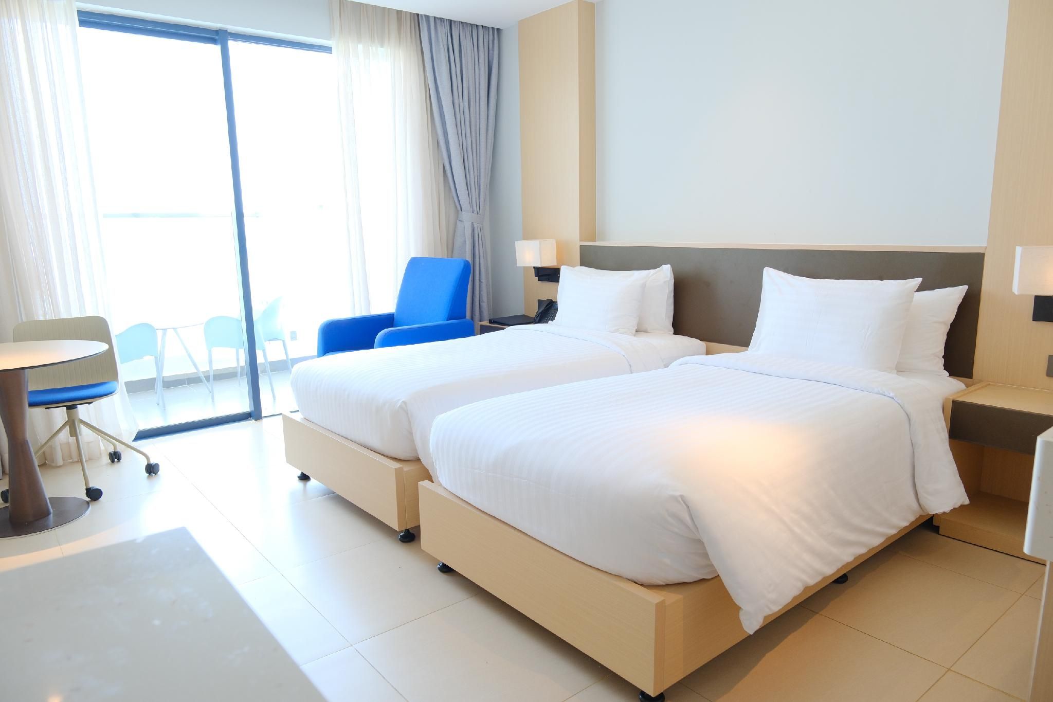 Deluxe Sea View Twin Room