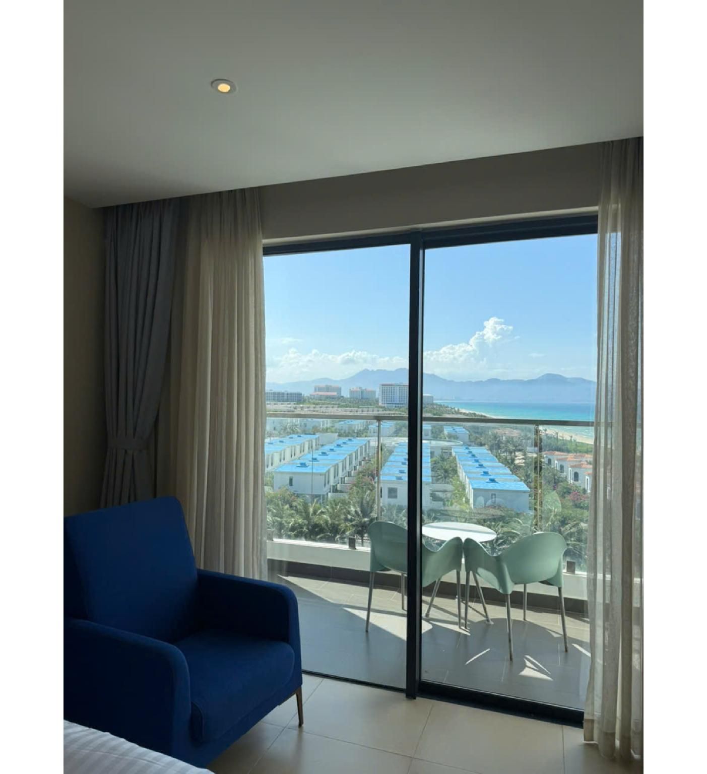 Deluxe Partial Sea View