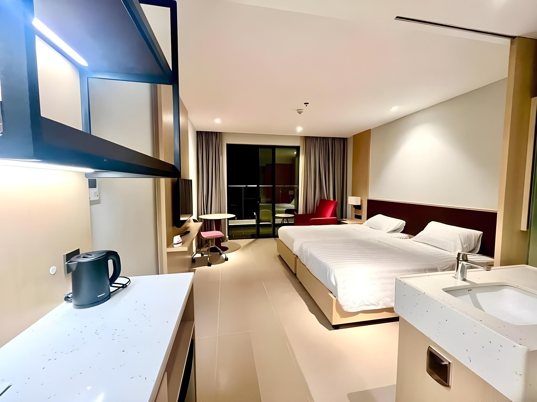 Premiere 1-Bedroom Apartment