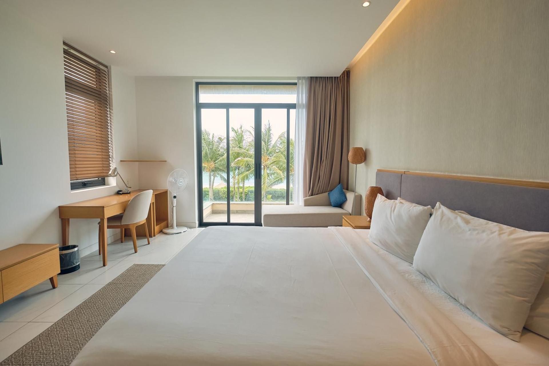 Three-Bedroom Pool Villa - Beachfront