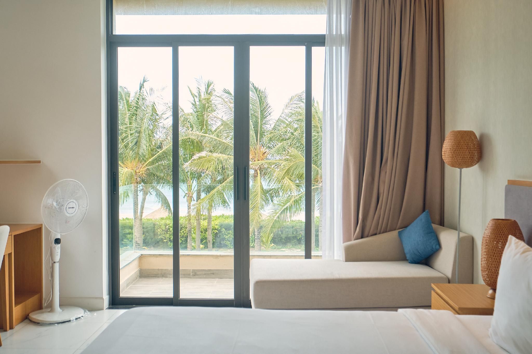 Beachfront 3-Bedroom Pool Villa