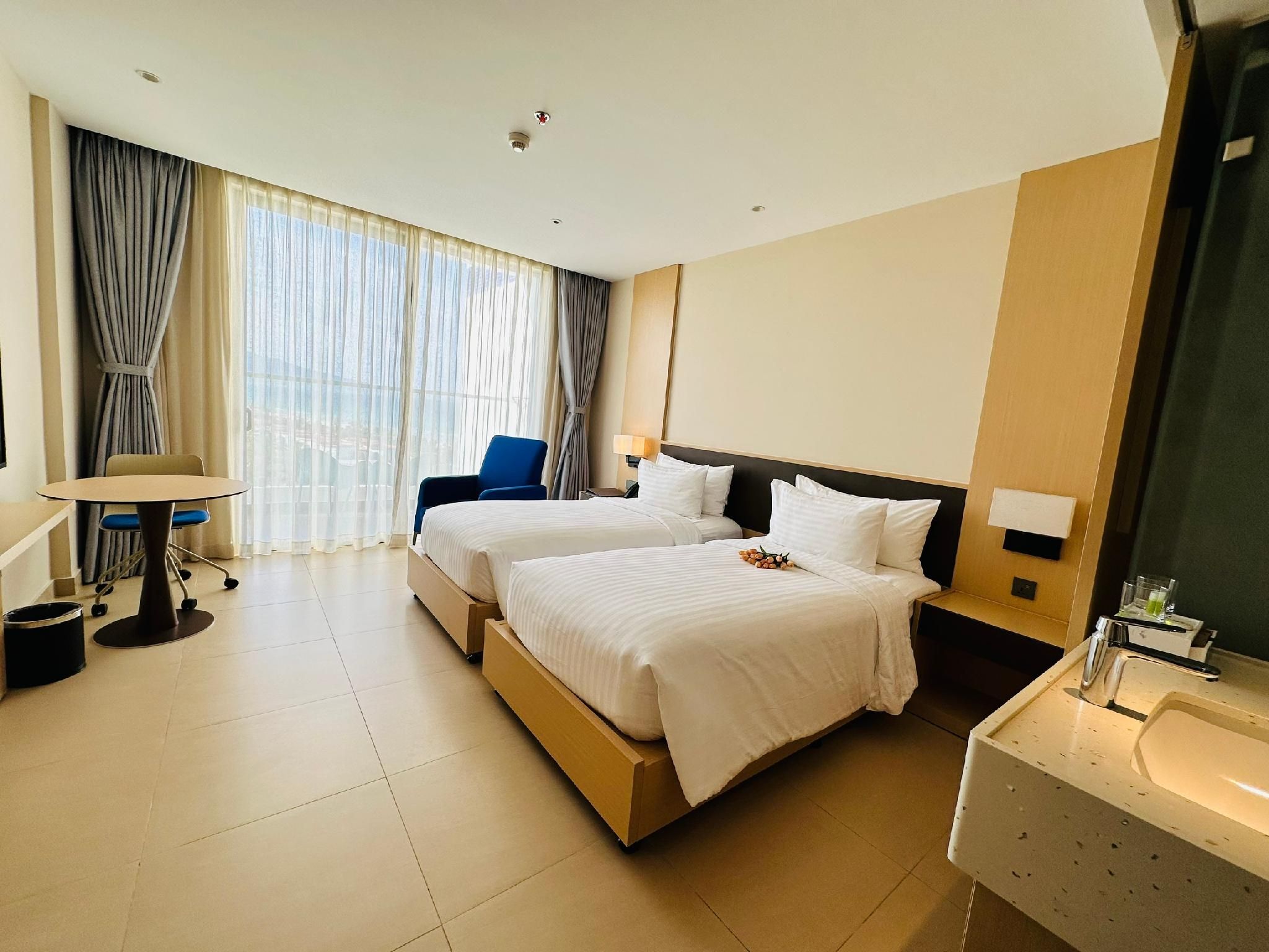 Twin Room for 2 Adults and 2 Children
