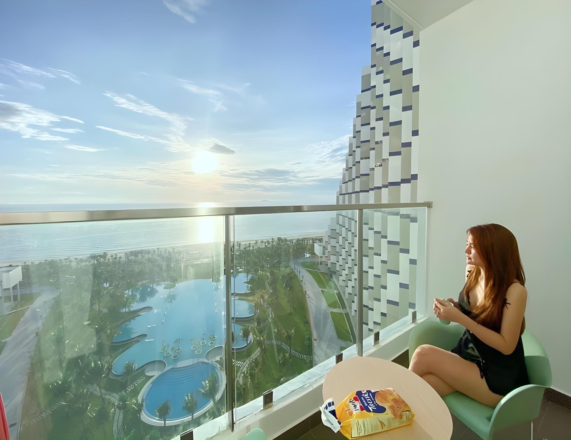 Premier Ocean View Room with King Bed