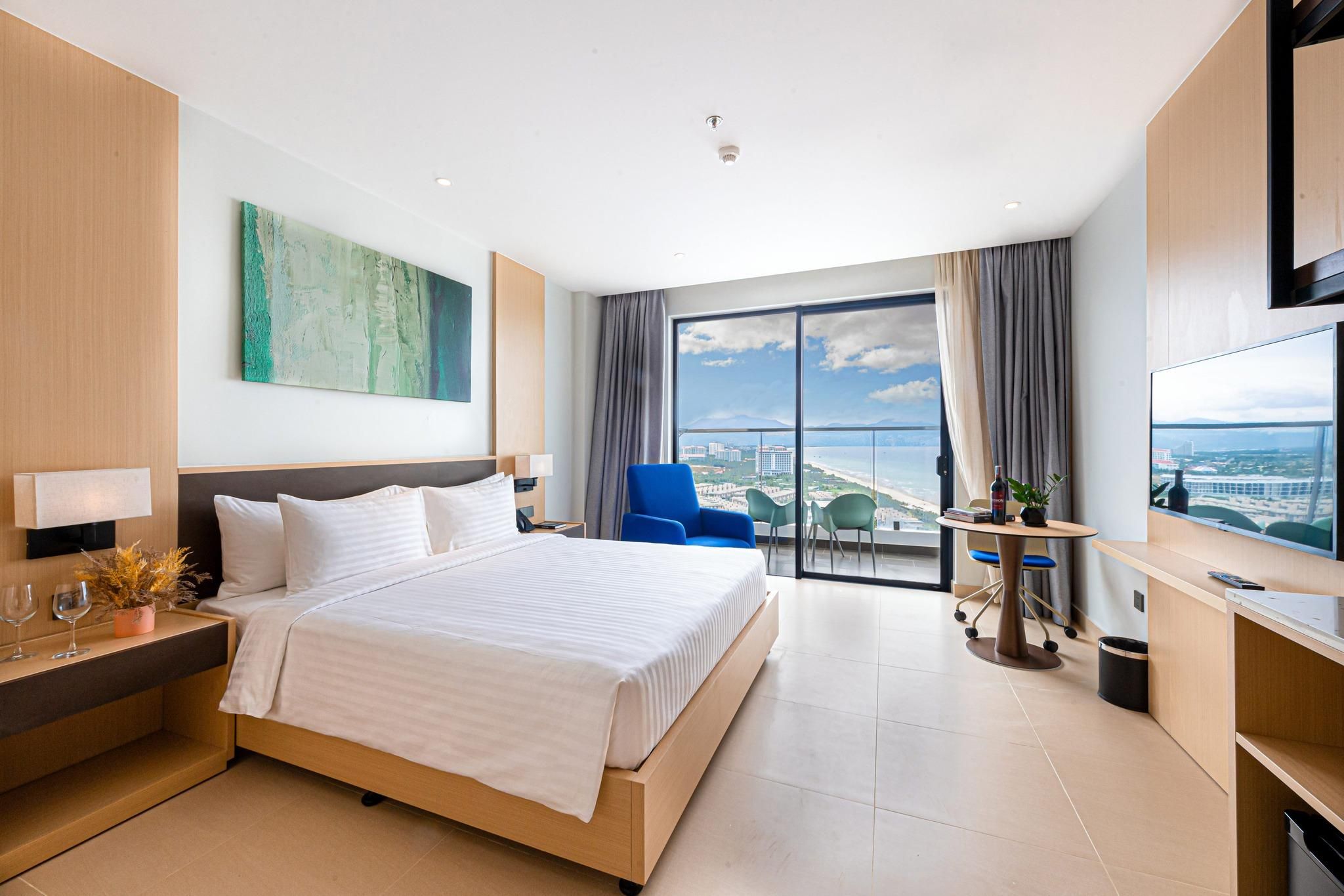 Premier Ocean View Room with King Bed