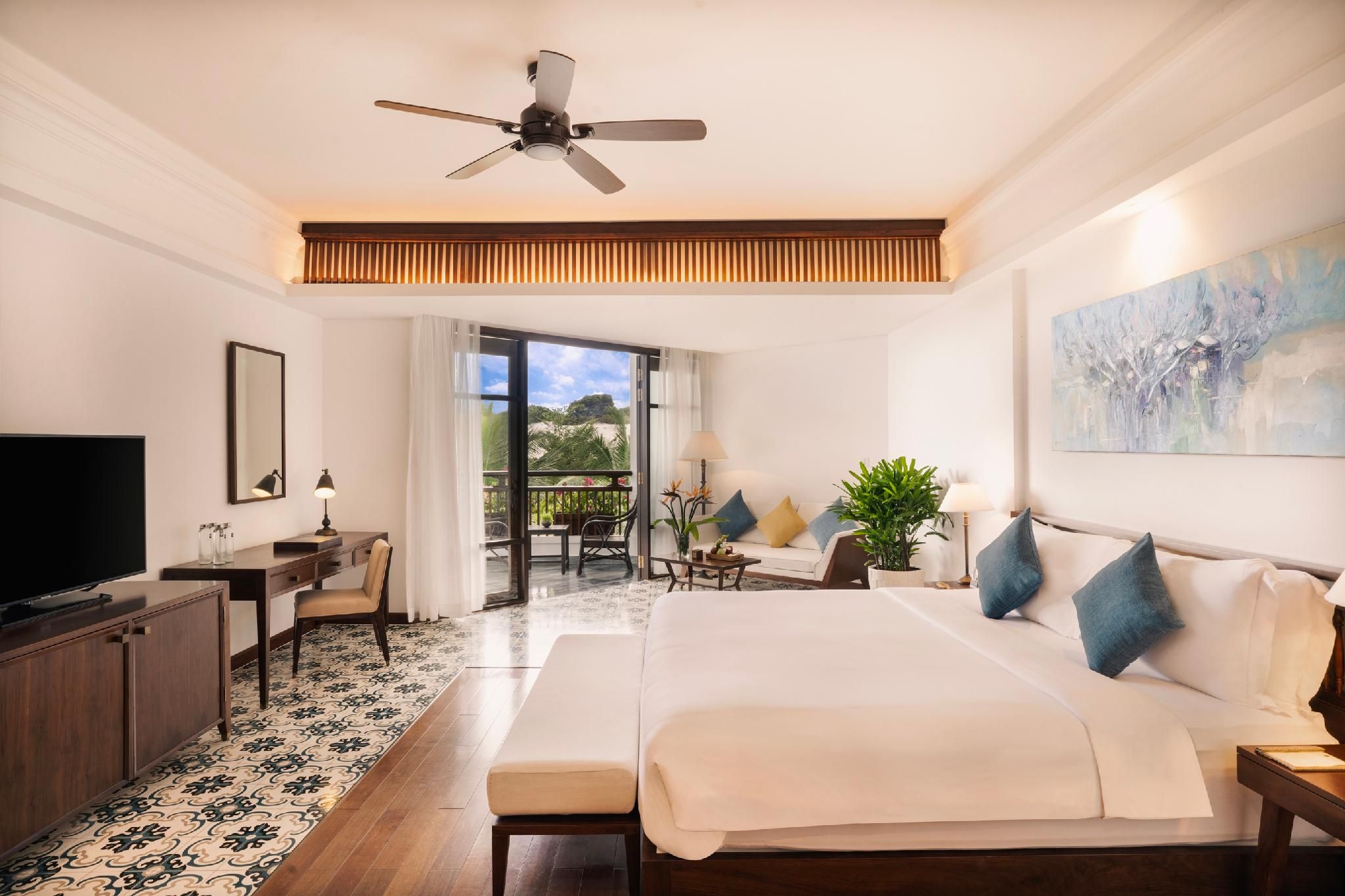 Deluxe King Room