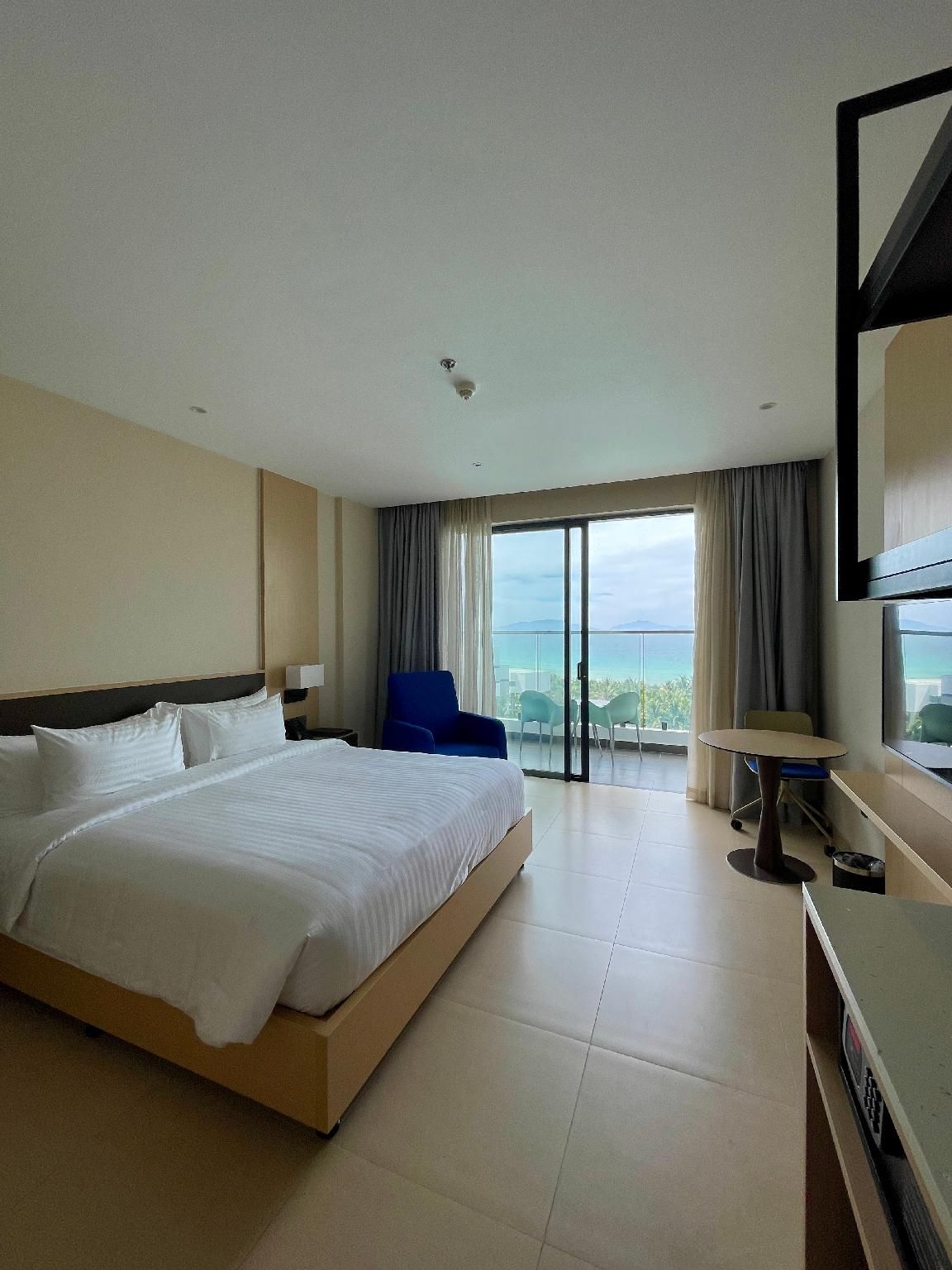 Premier Sea View