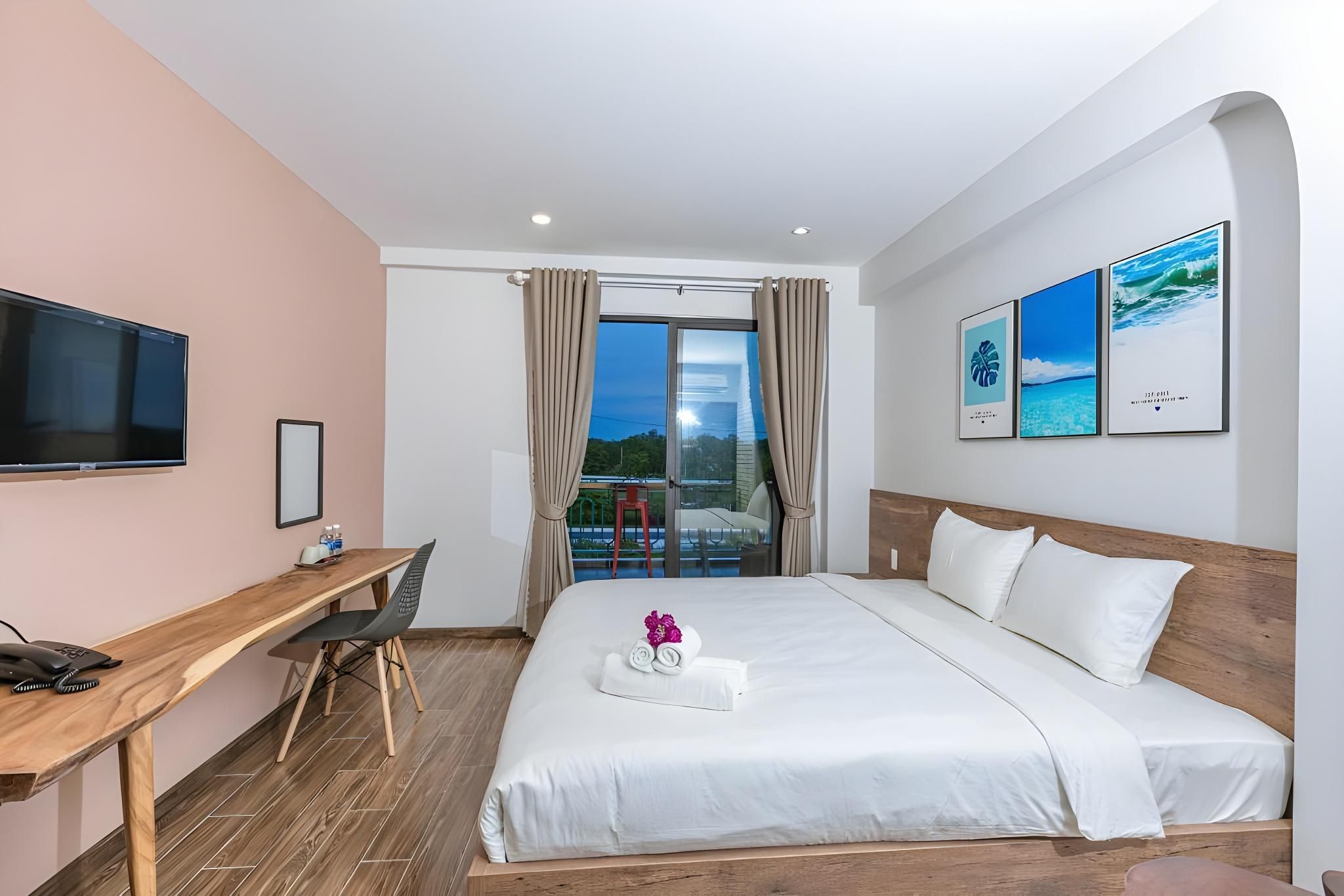 Deluxe King Room - Free Wi-Fi