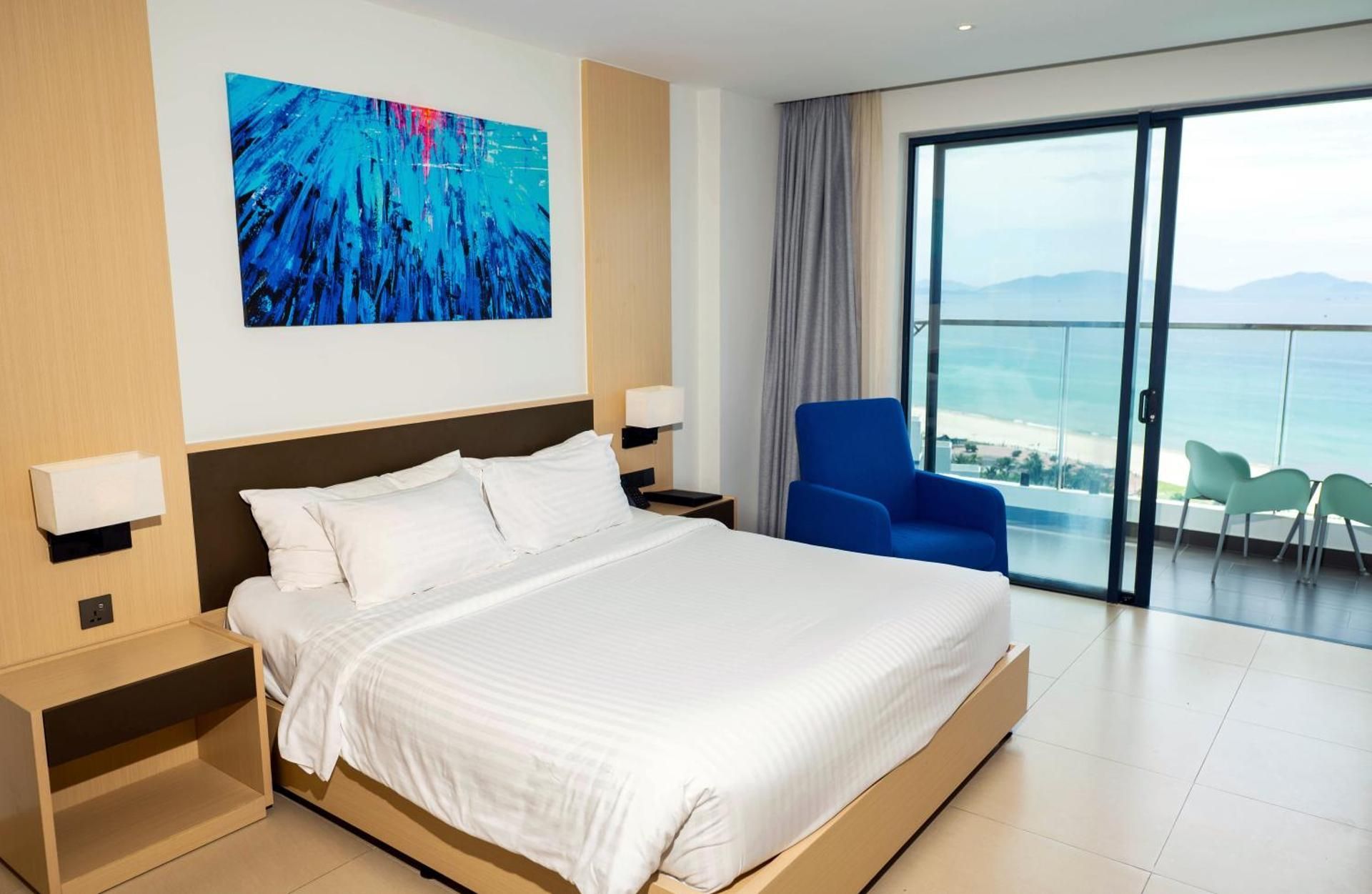 Deluxe Double Room with Balcony and Sea View