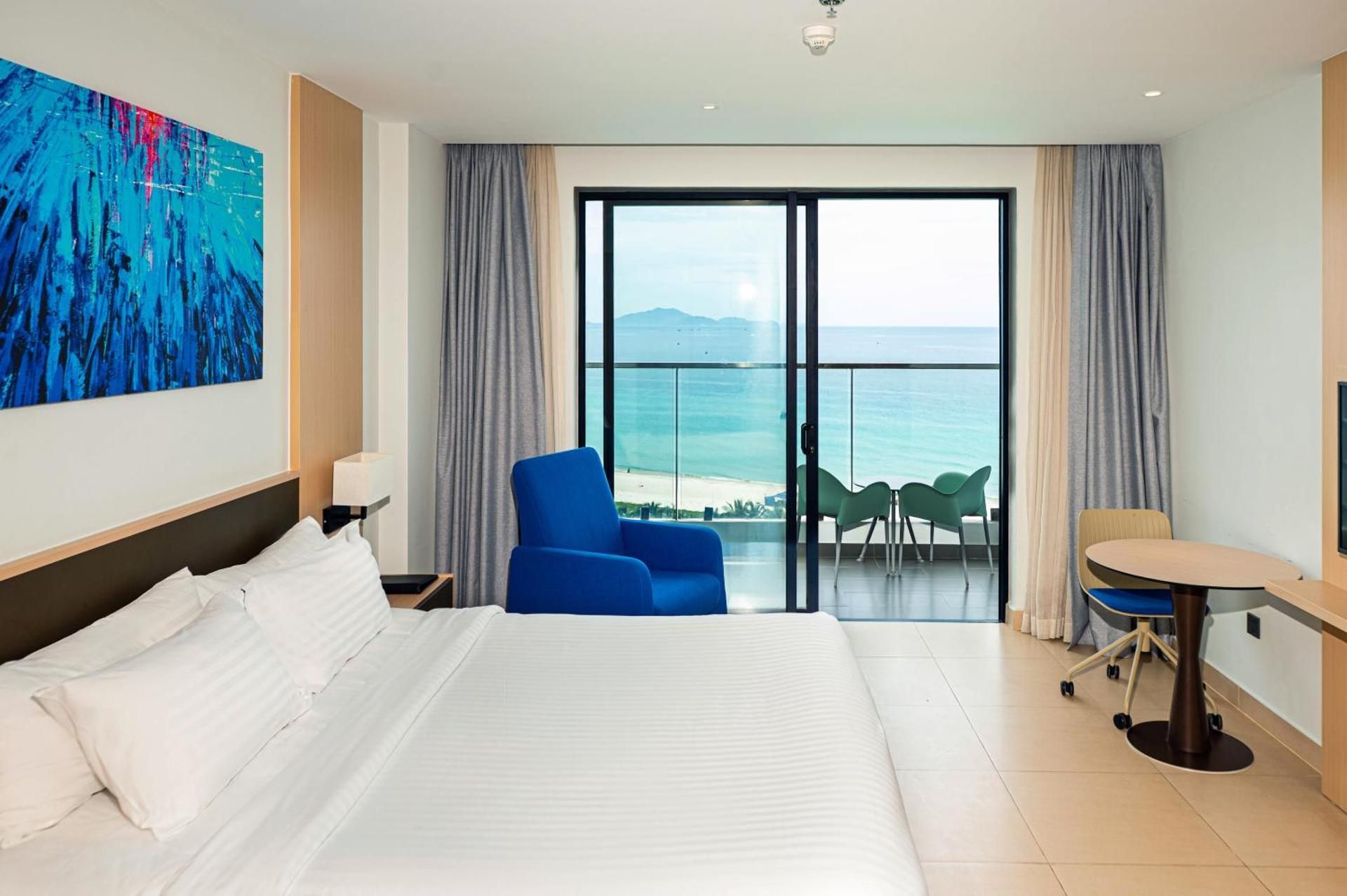 Deluxe Double Room with Balcony and Sea View