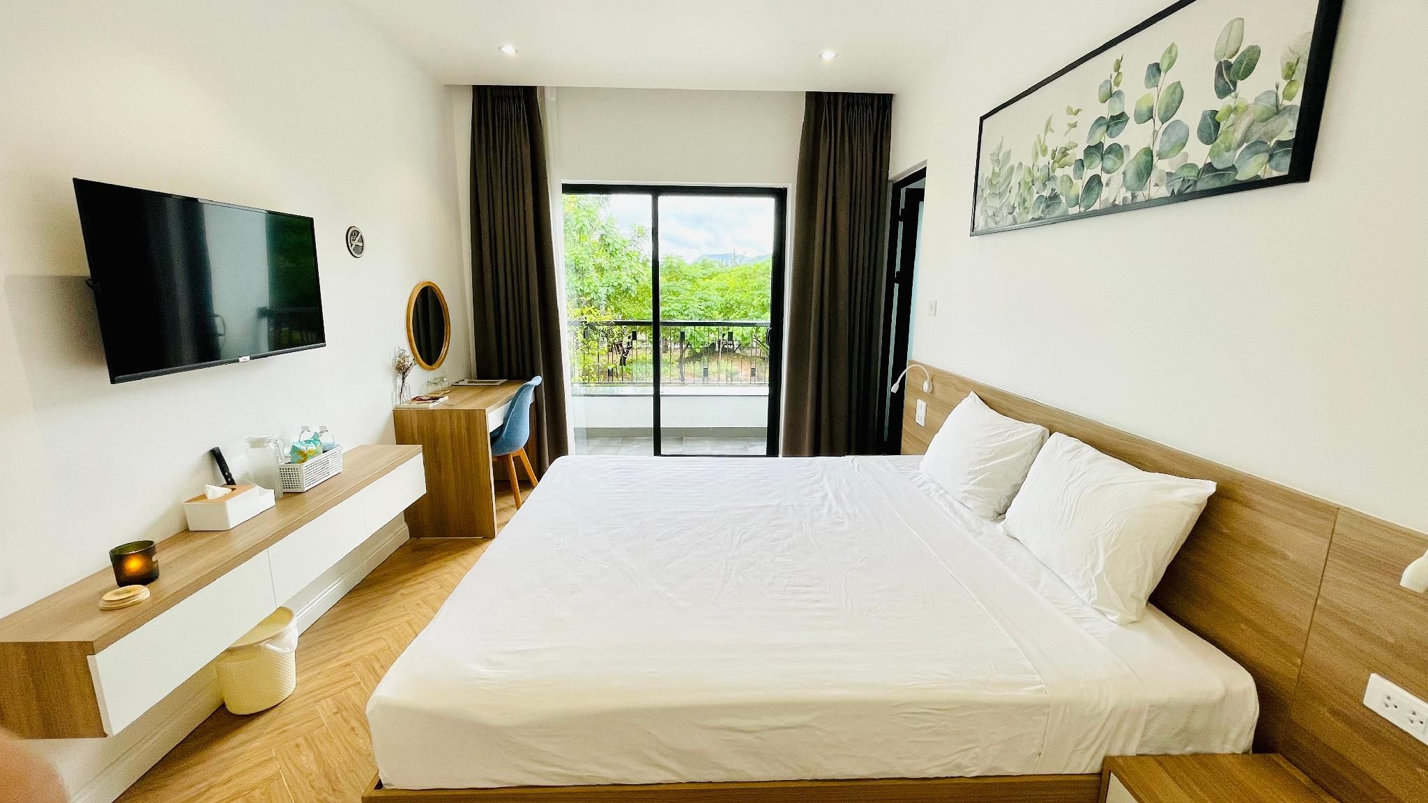 King Room with Balcony
