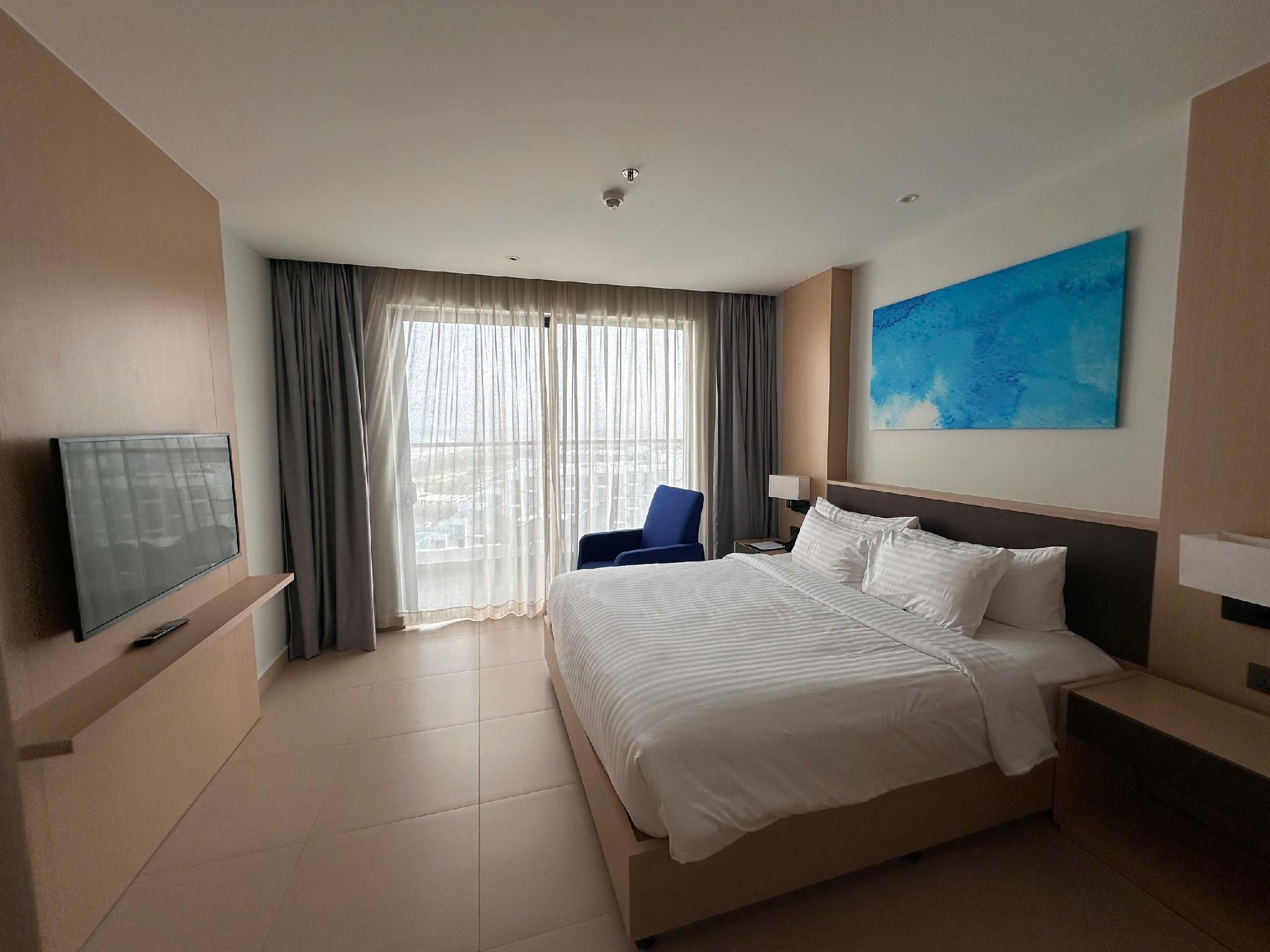 Front View Room