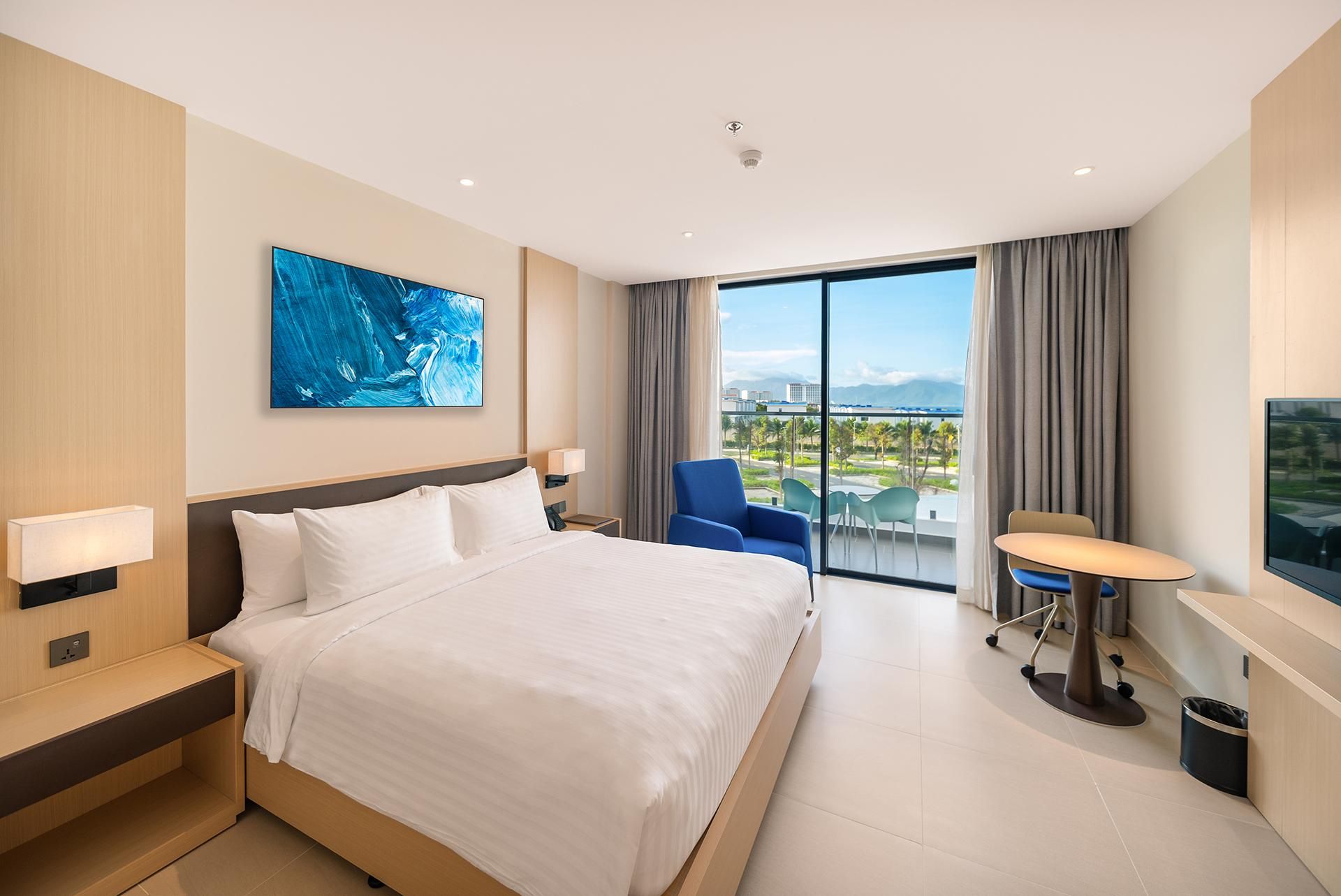 1-Bedroom Apartment 1 with Balcony
