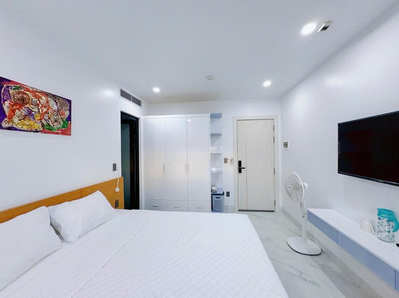 King Bed Standard City View