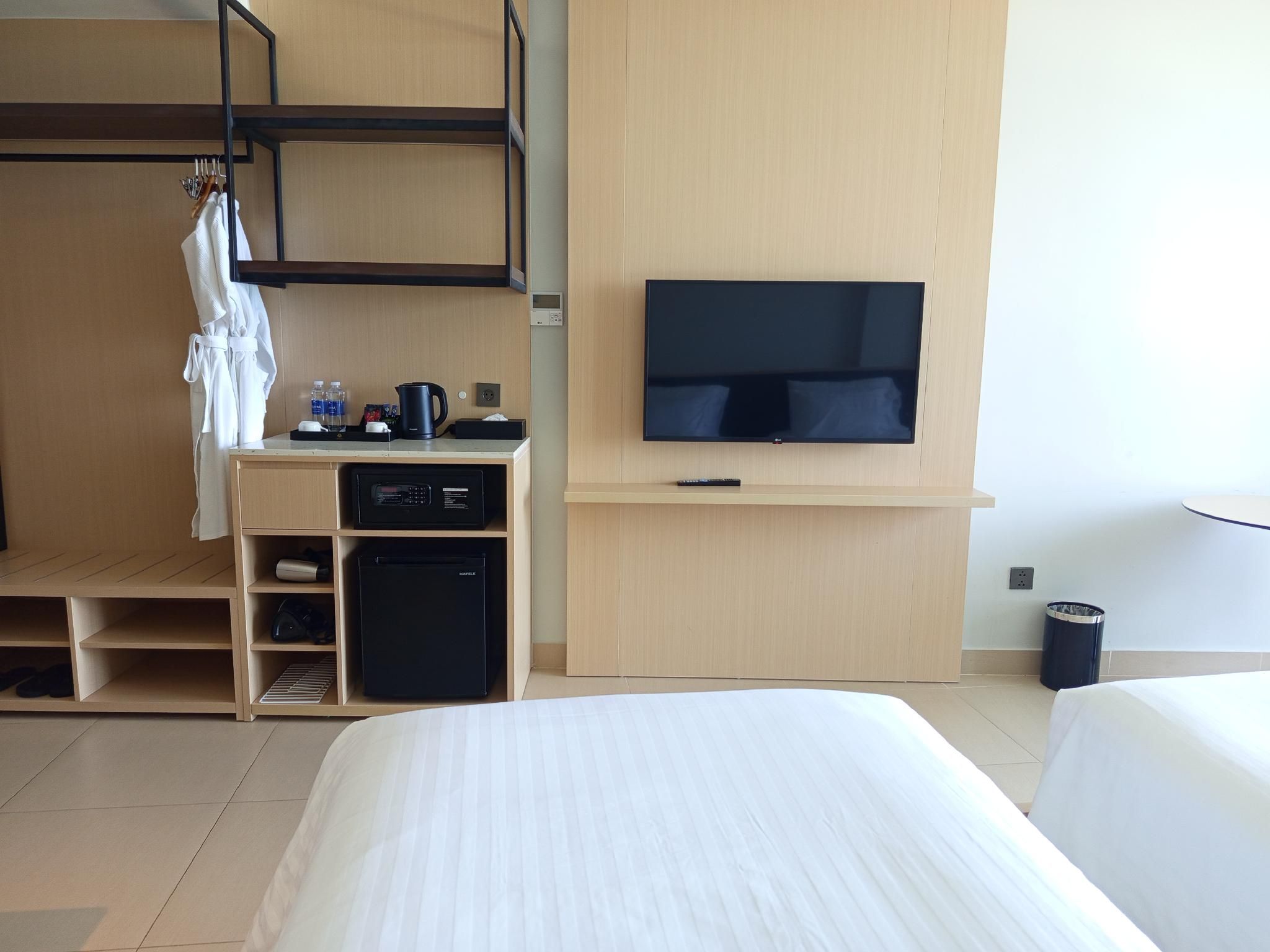 Twin Beds Standard City View