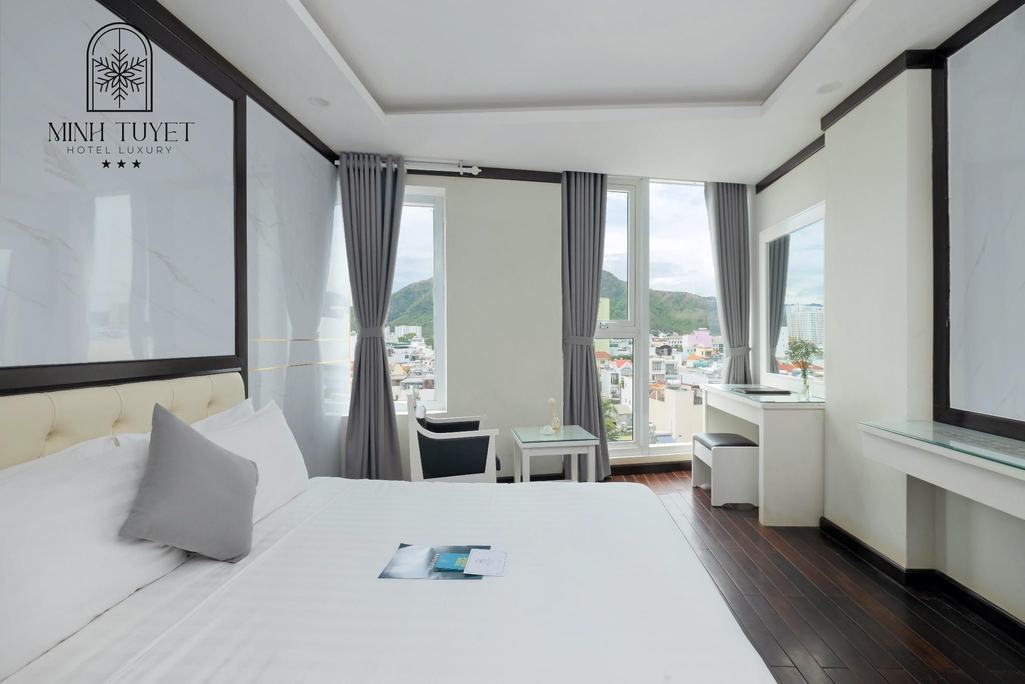Deluxe Queen Room