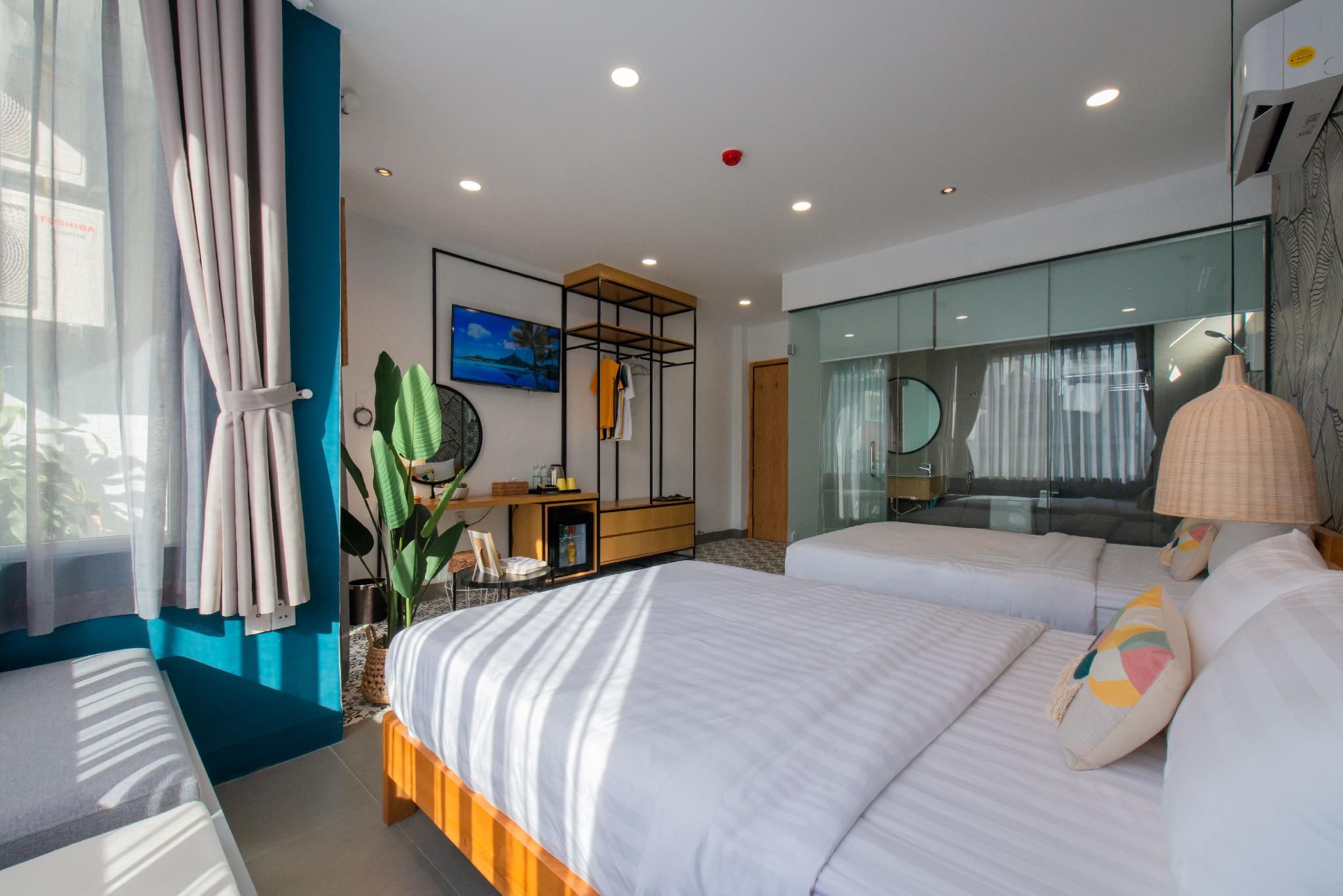 Deluxe Balcony Room - 2 Queen Beds