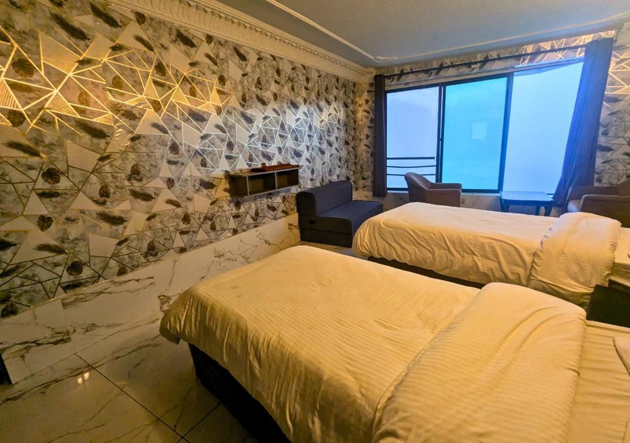 Suite with Mountain View