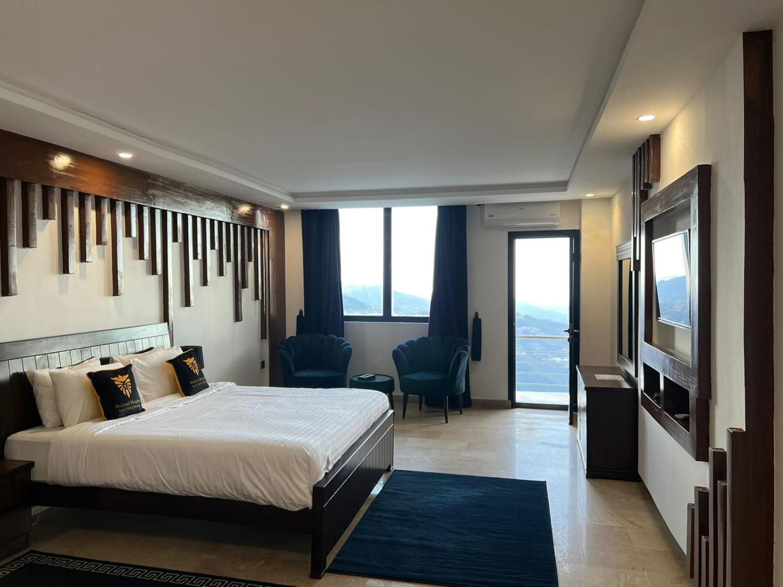 BULAND HEIGHTS MURREE Junior Suite with Balcony