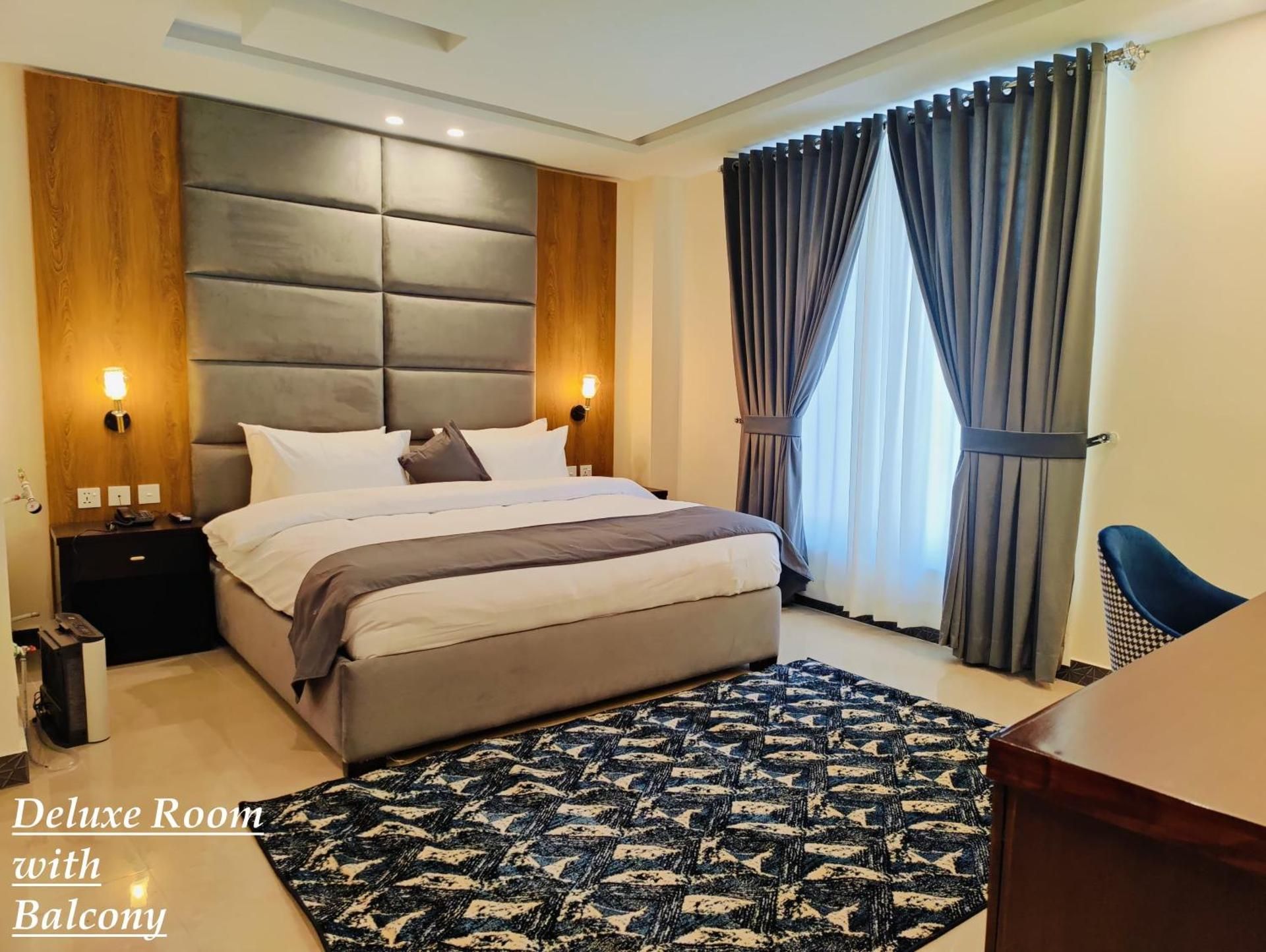 Deluxe King Room