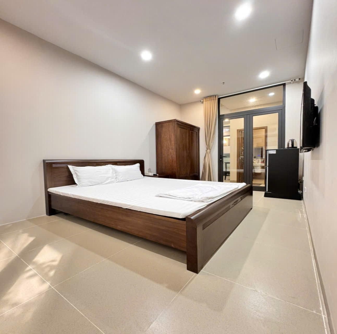 Economy Room