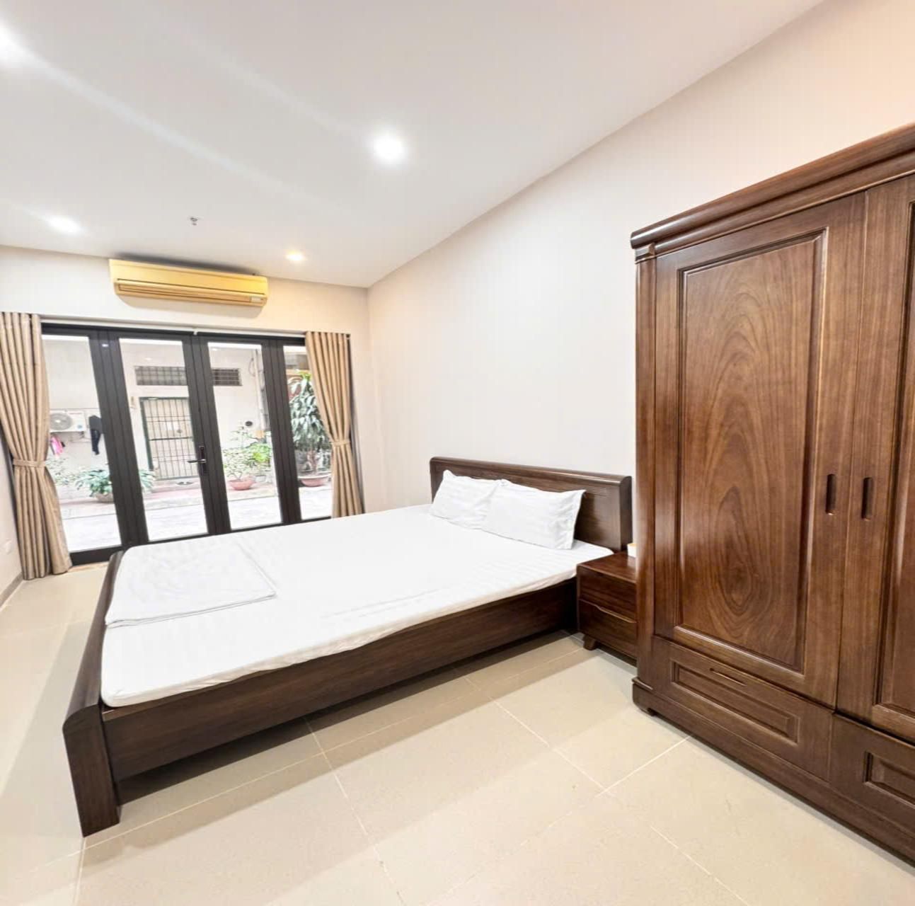 Economy Room