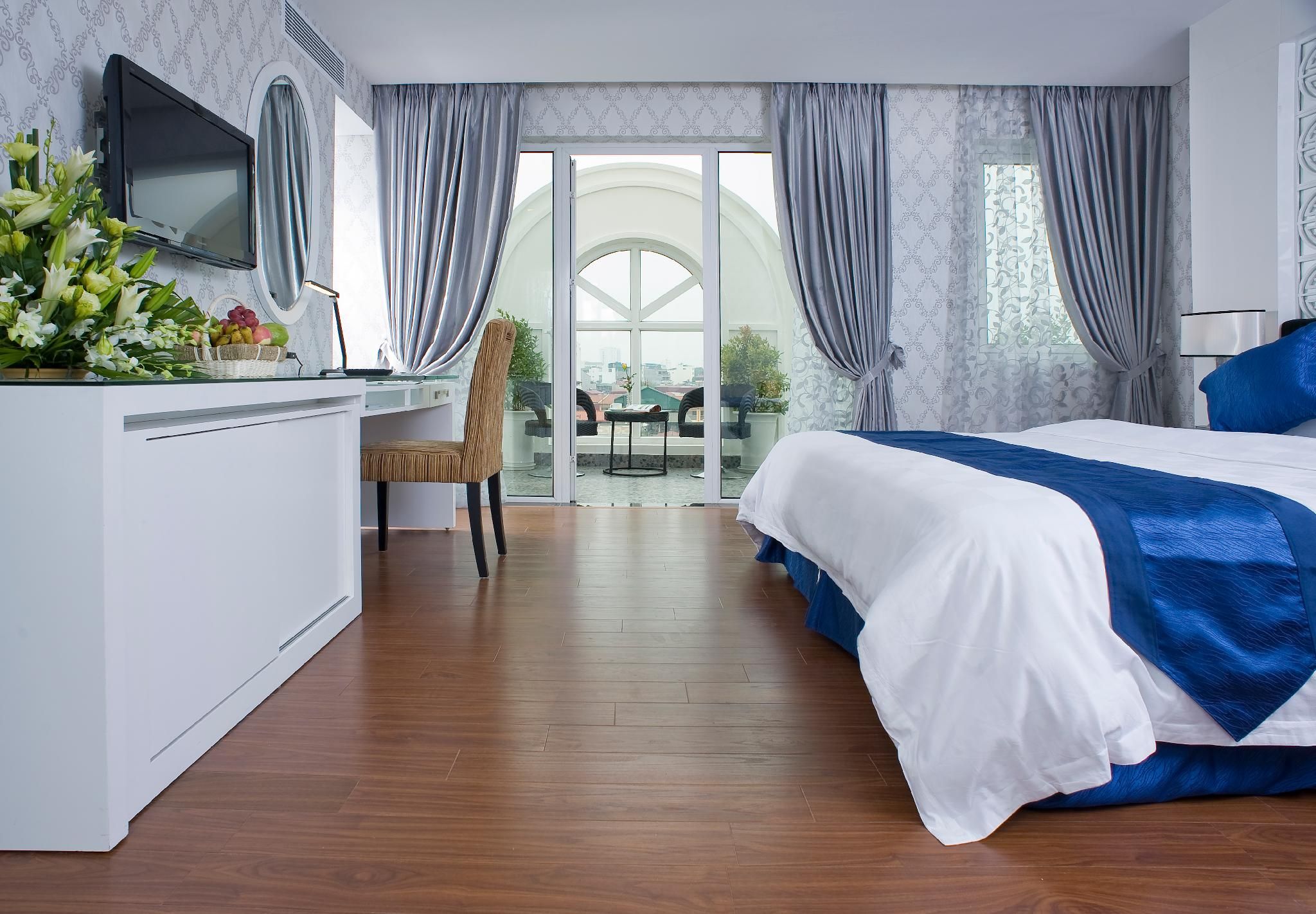Victor Suite with Balcony