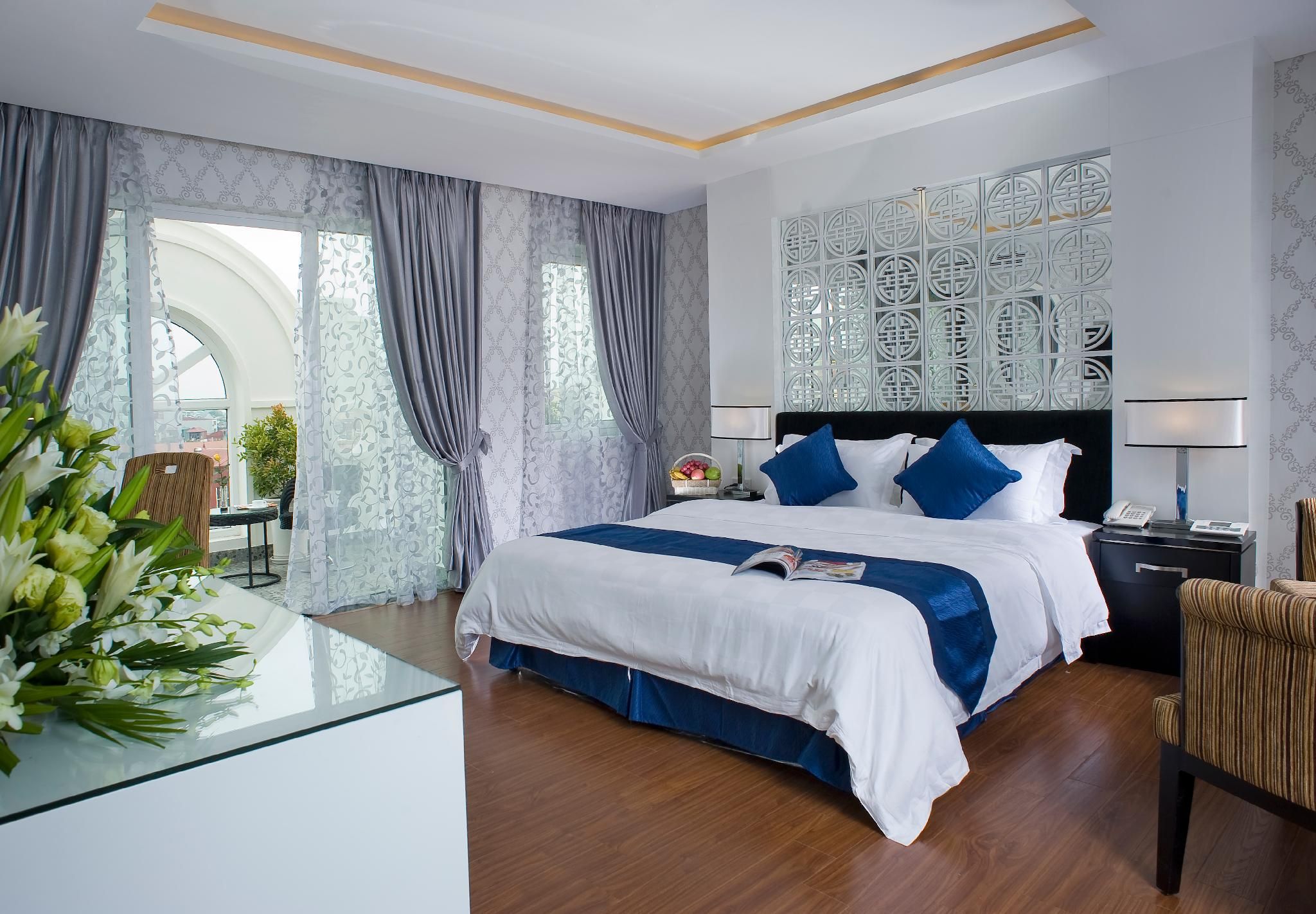 Victor Suite with Balcony