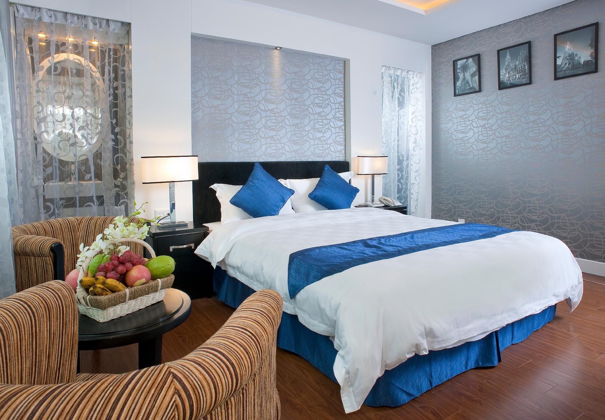 Classic Double Room with Internal Window