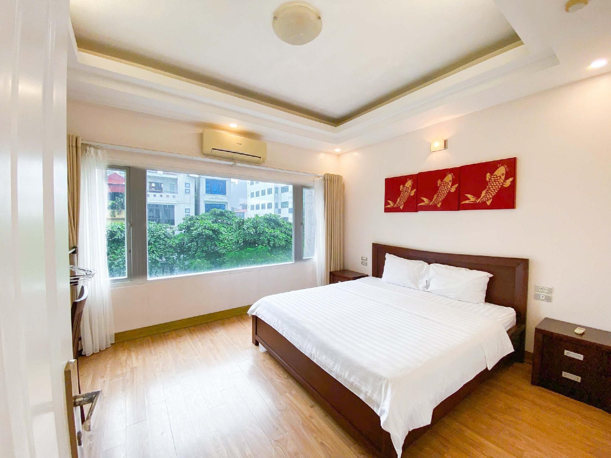 One Bedroom Apartment - Balcony and Water View
