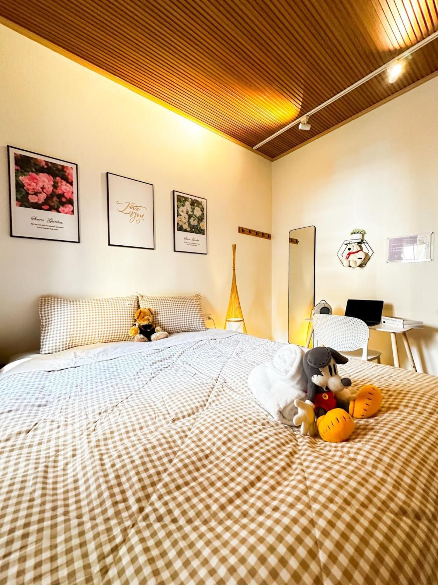 202 Double Room - Free Wi-Fi, Non-Smoking