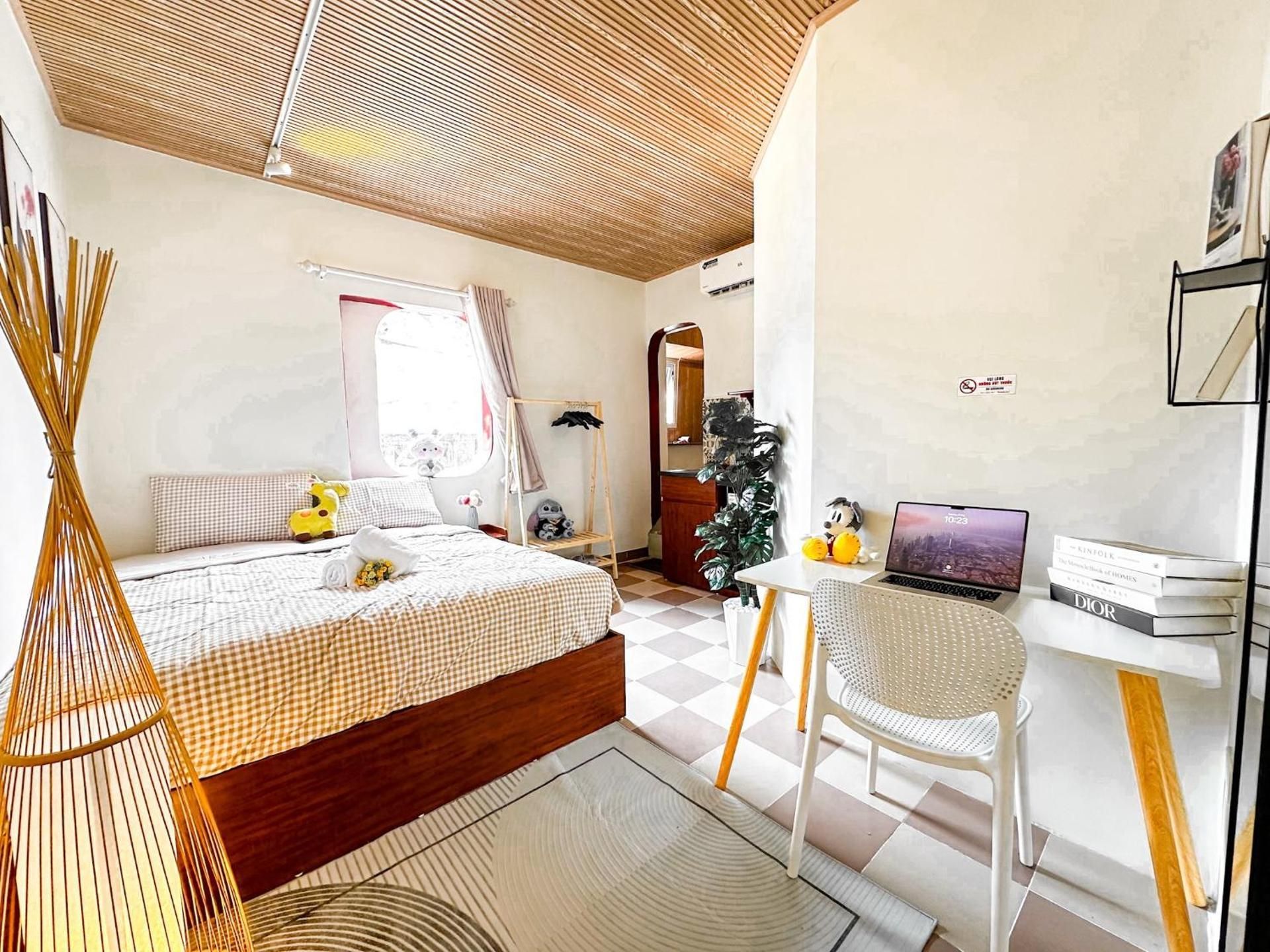 202 Double Room - Free Wi-Fi, Non-Smoking