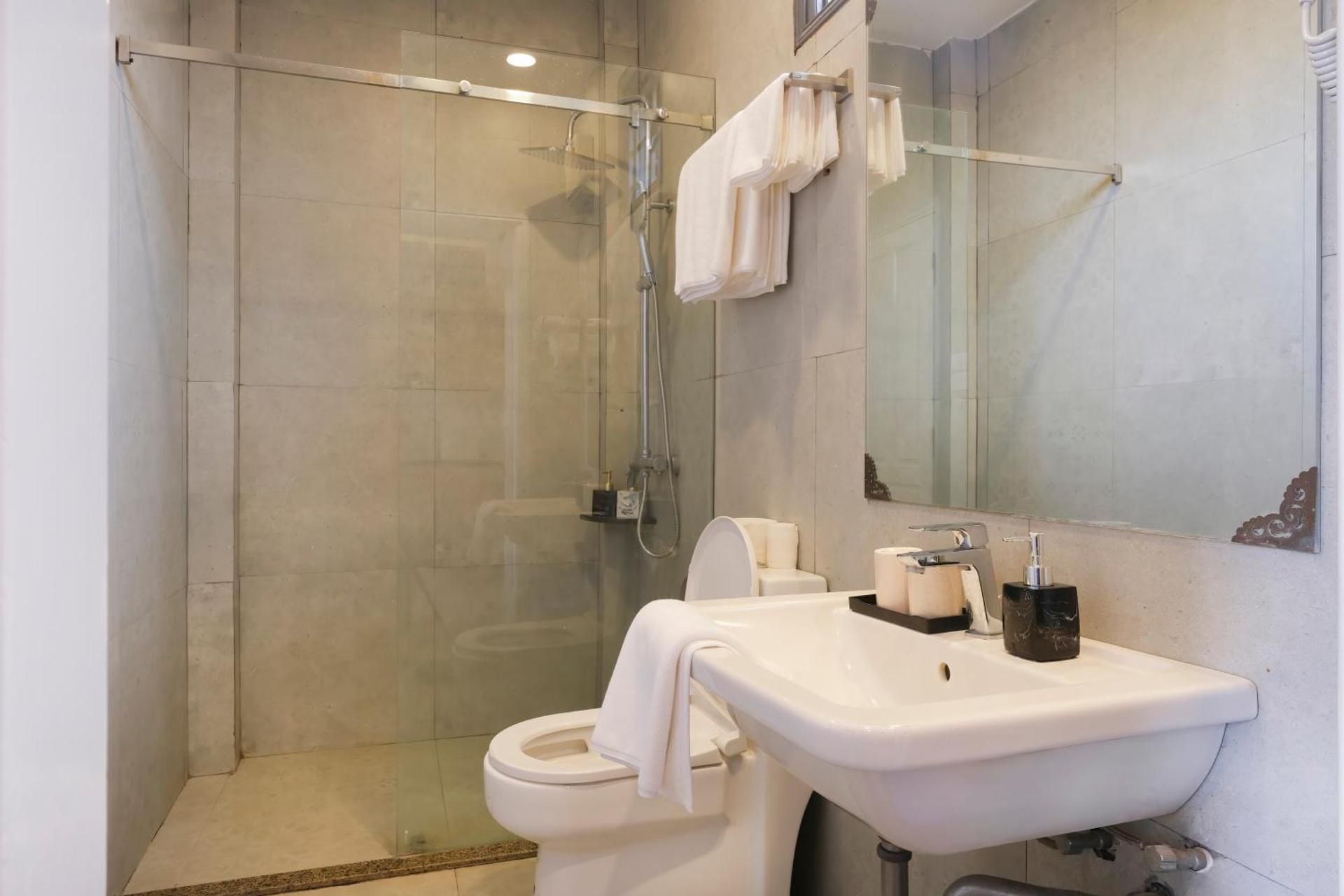 Hanoi Bliss Tran Hung Dao One-Bedroom Apartment with View 2