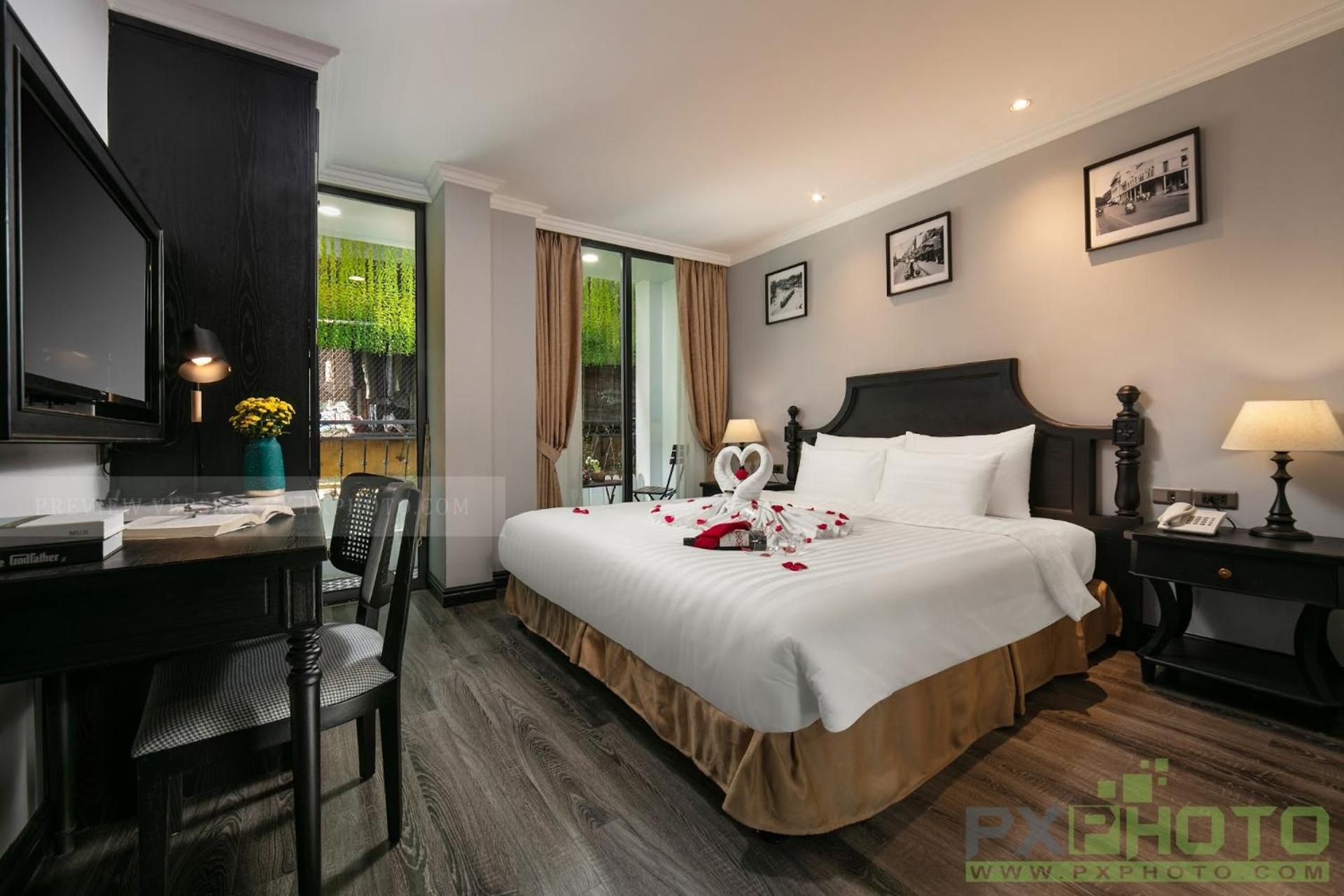 Junior Suite with Balcony