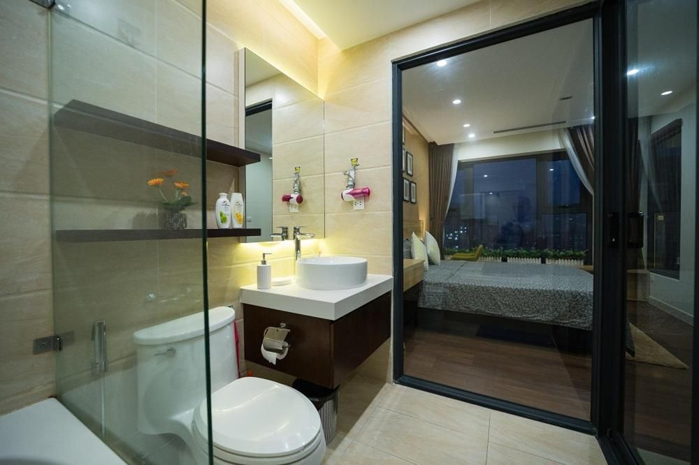 Three-Bedroom Apartment with Balcony