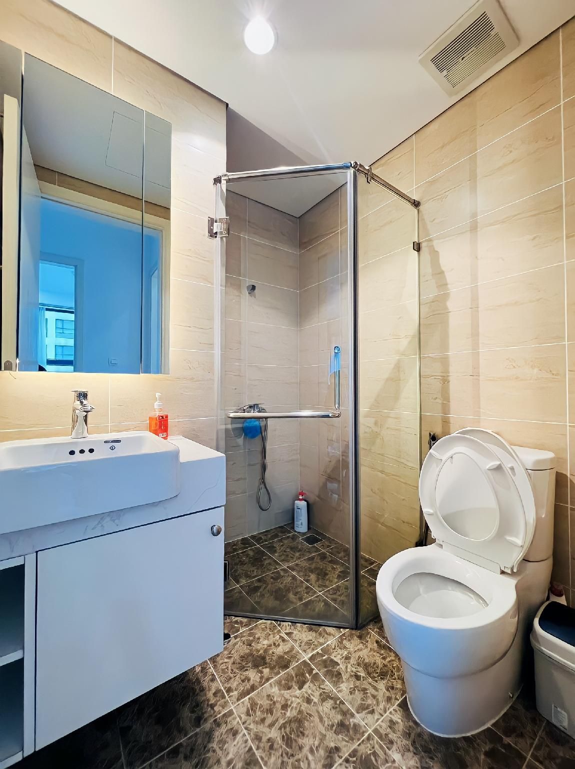 1-Bedroom Condo