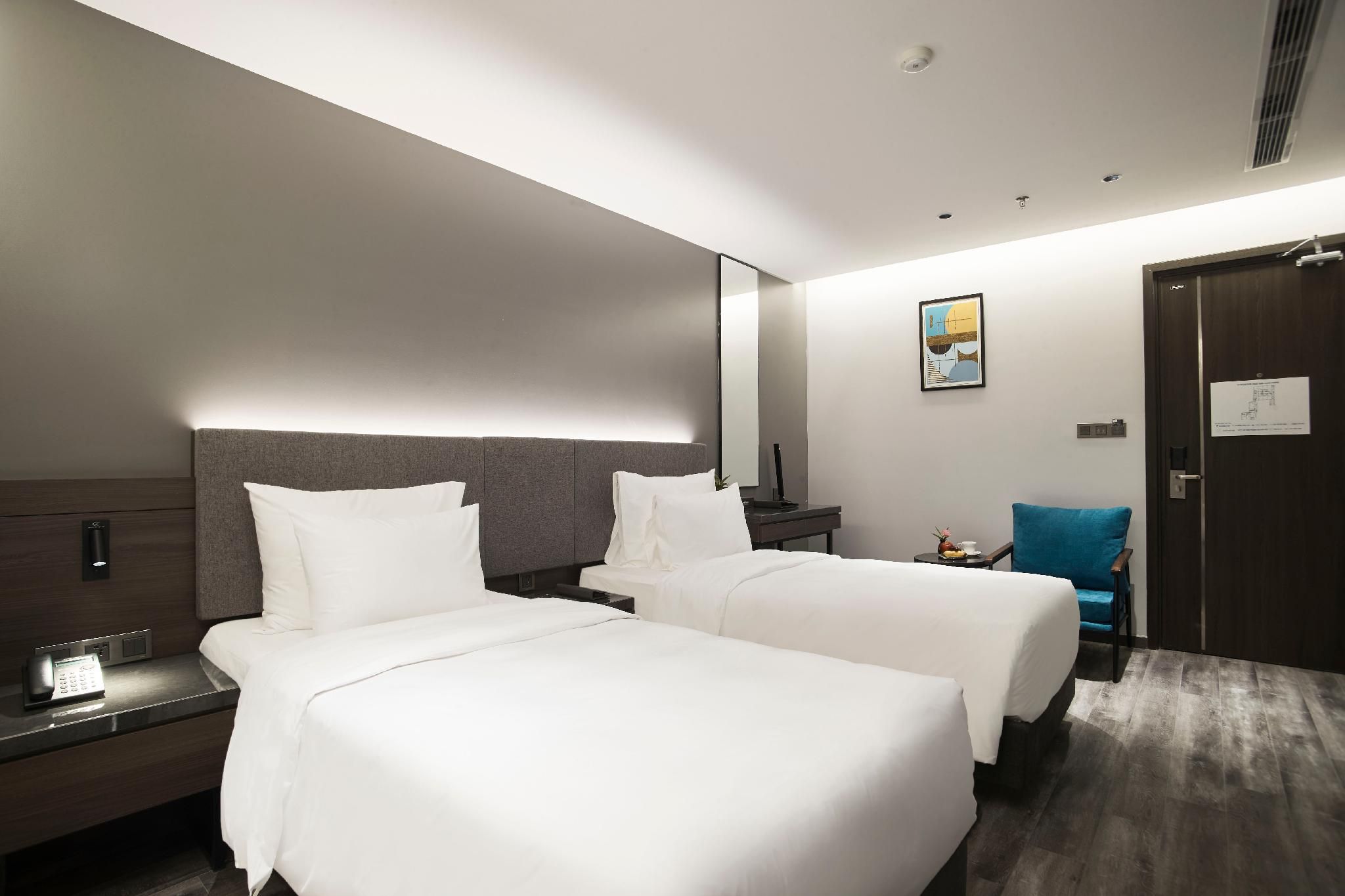 Deluxe Double Room Breakfast Included