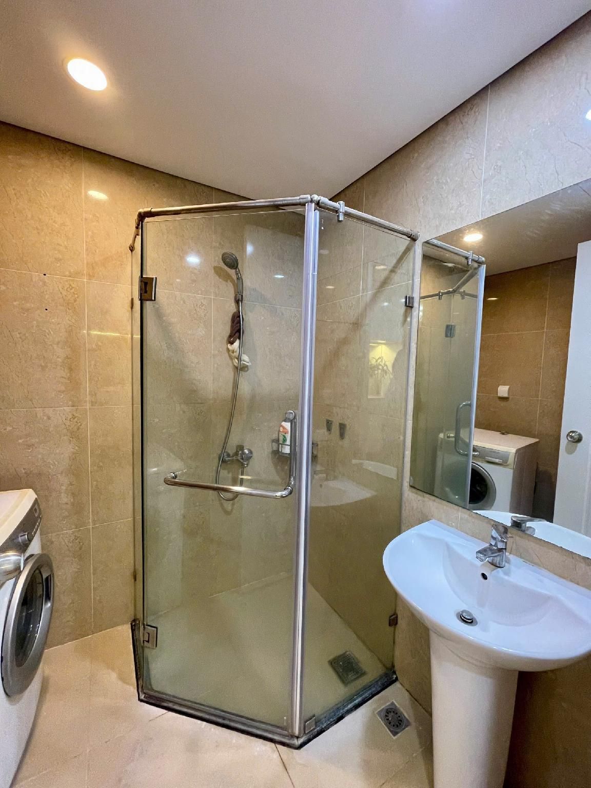 1 Bedroom 1 Bathroom