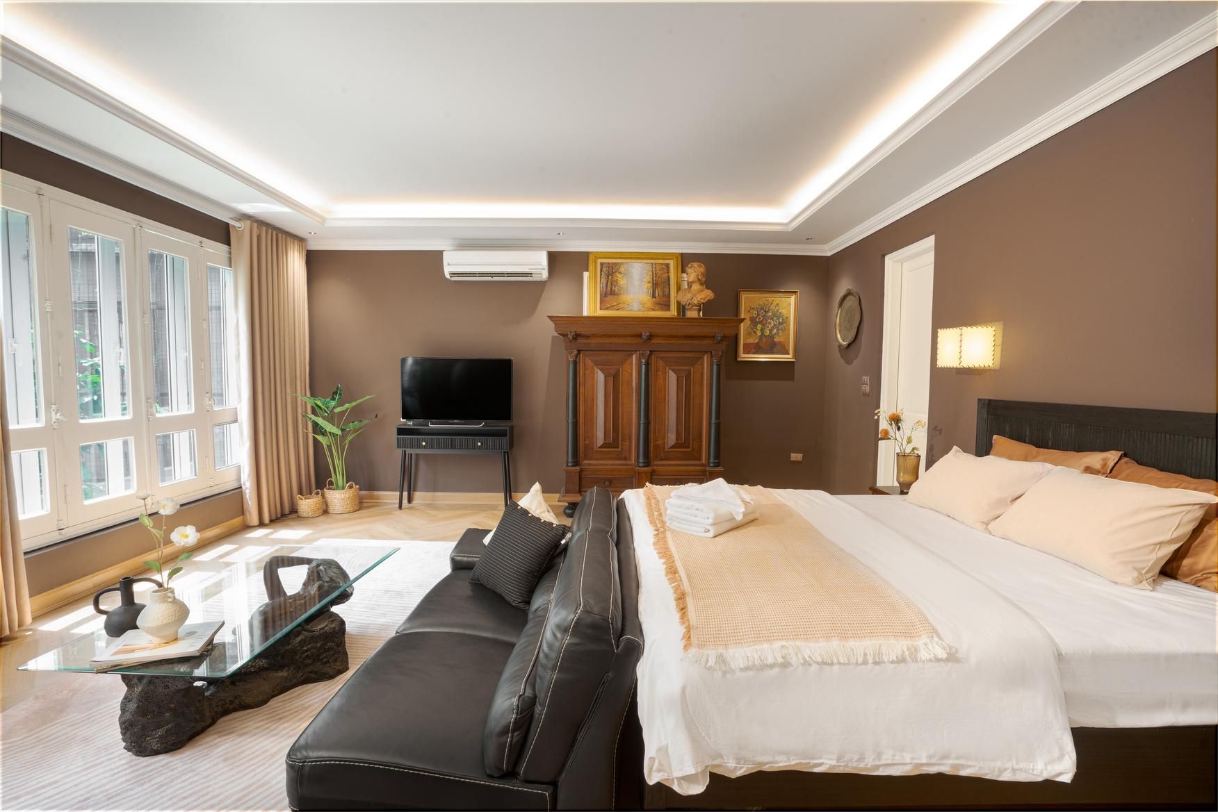 Junior Suite with King Bed