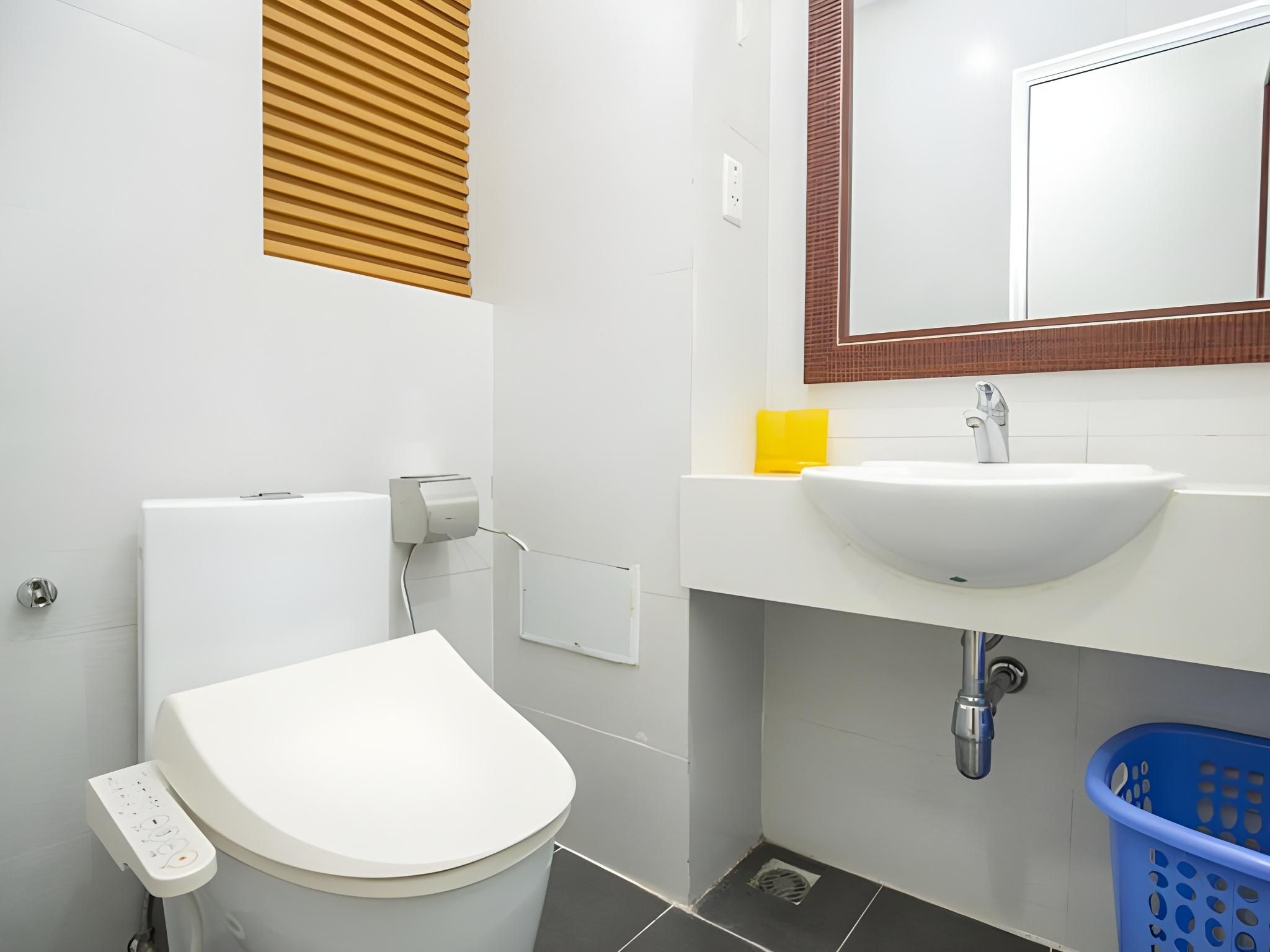 Sumitomo 3 Hotel & Apartment 1-Bedroom Condominium Unit 2