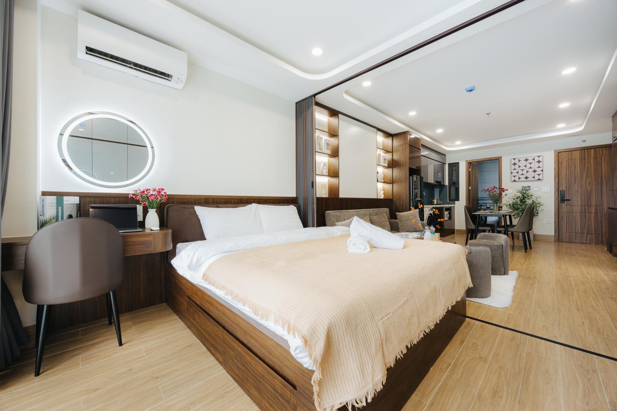 1 Bedroom Balcony Suite