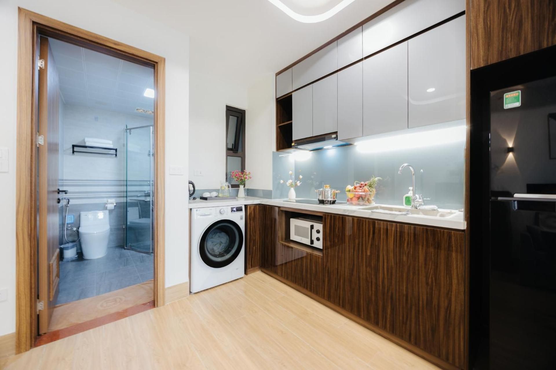 Deluxe One-Bedroom Apartment