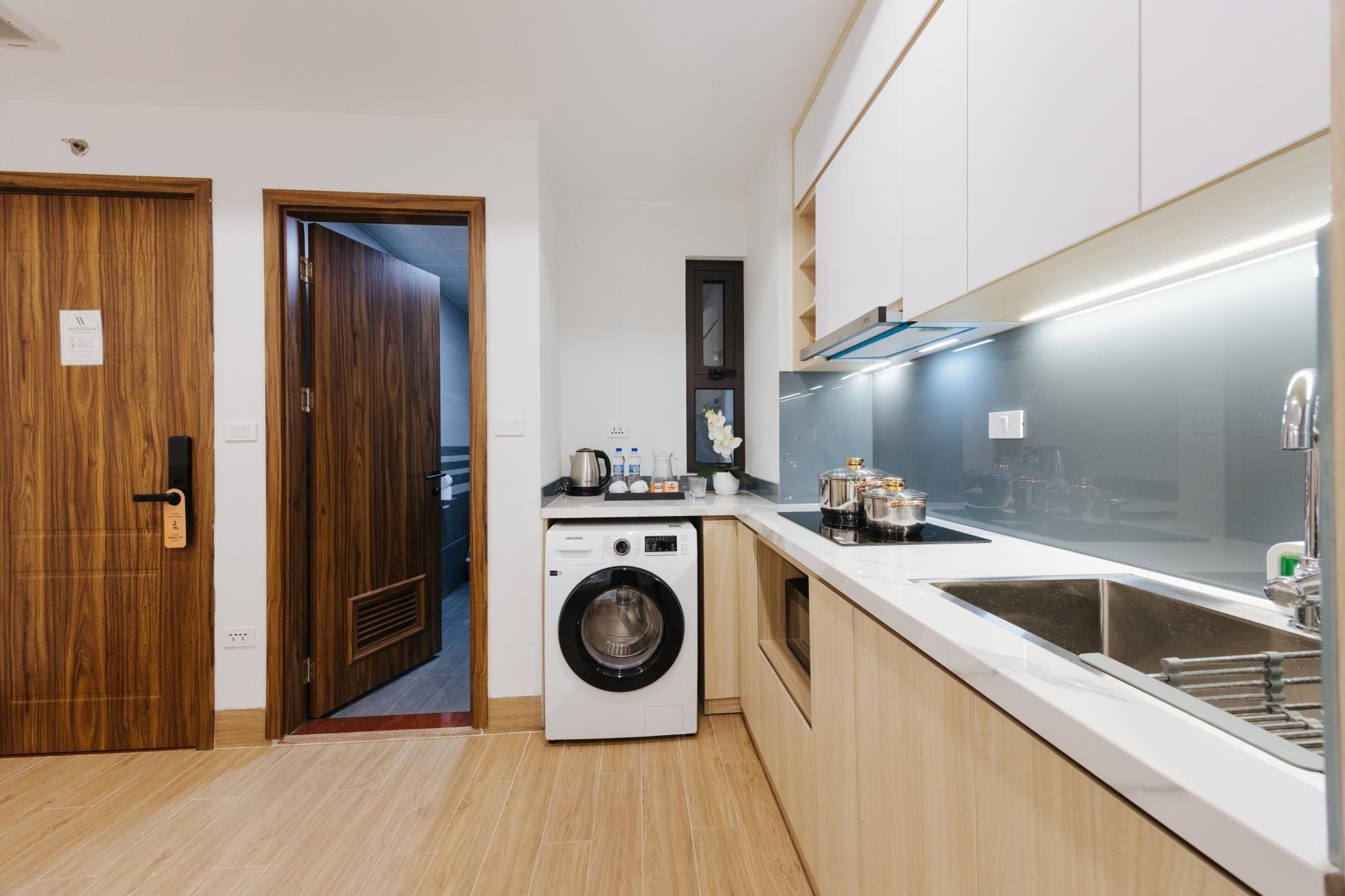 2 Bedroom - 1 Bath Suite
